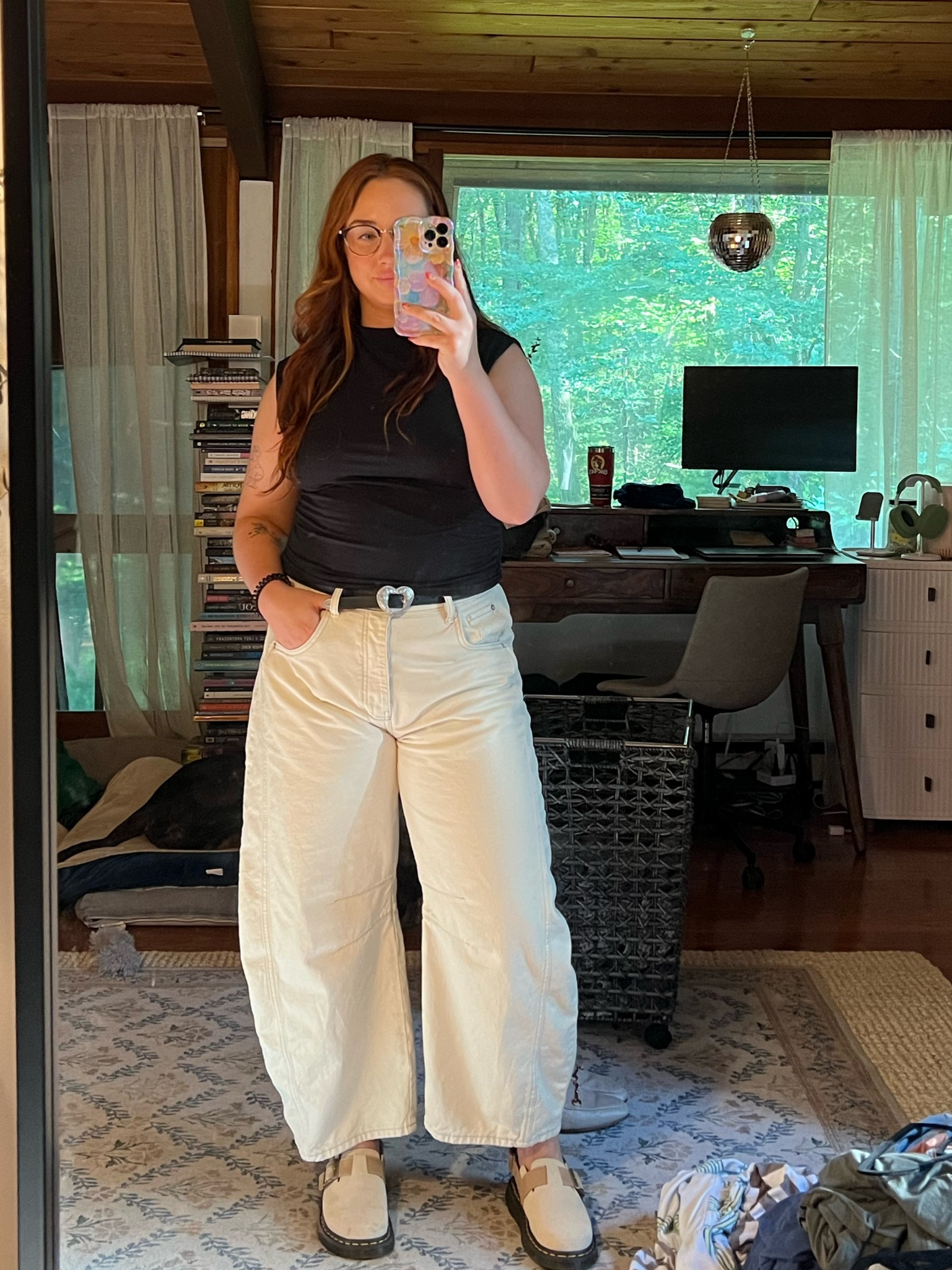 A little work fit! Wearing size large in top and 30 on jeans. Love the doc marten clogs; I sized down 1 size 

Work outfit, free people barrel jeans, simple outfit, Abercrombie style, Abercrombie stylee

#LTKWorkwear #LTKStyleTip