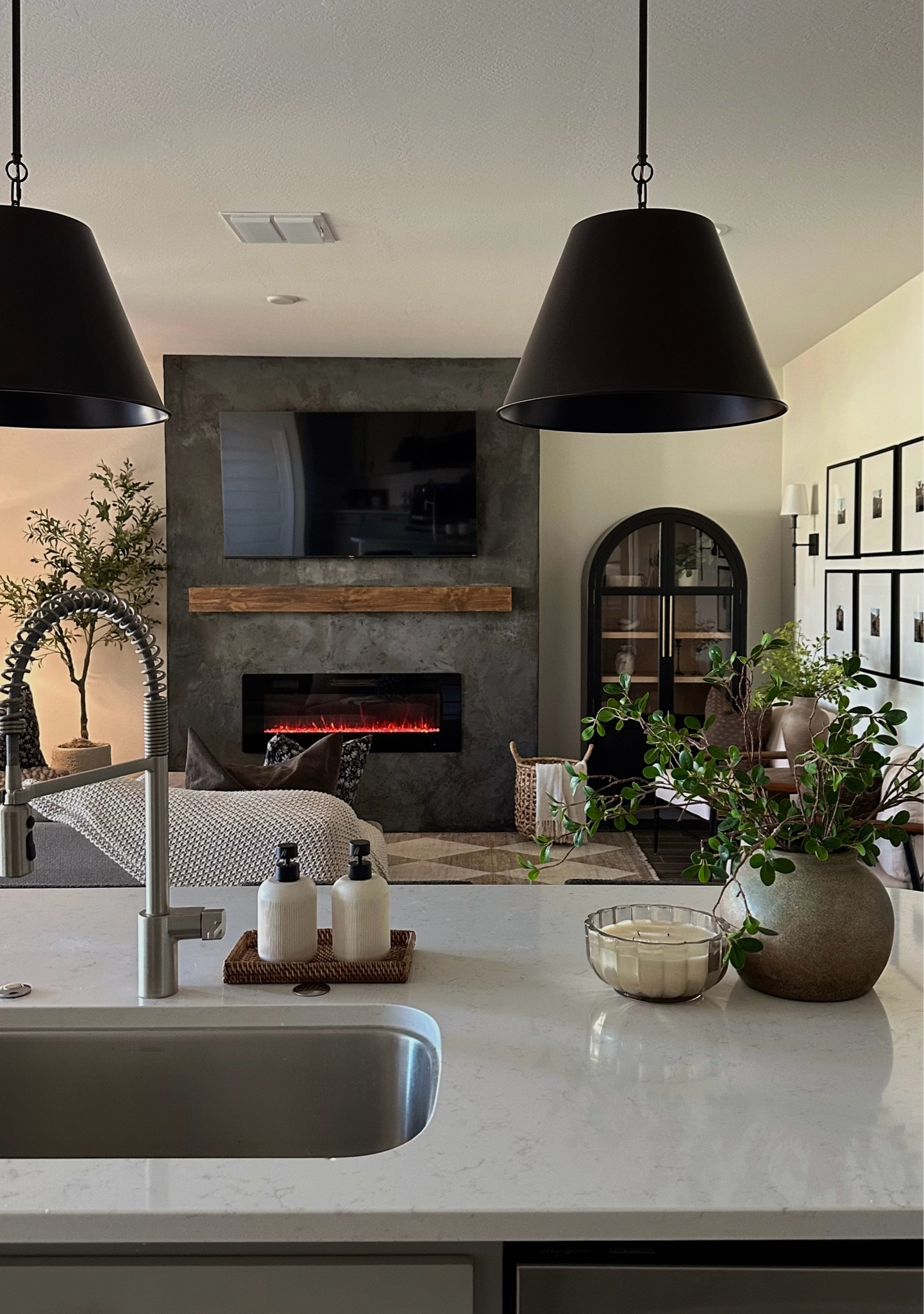 Living room details 🤎 

LTK home, home decor, living room decor, affordable home finds, Amazon home finds, target home finds, neutral home 

#LTKFindsUnder100 #LTKFindsUnder50 #LTKHome