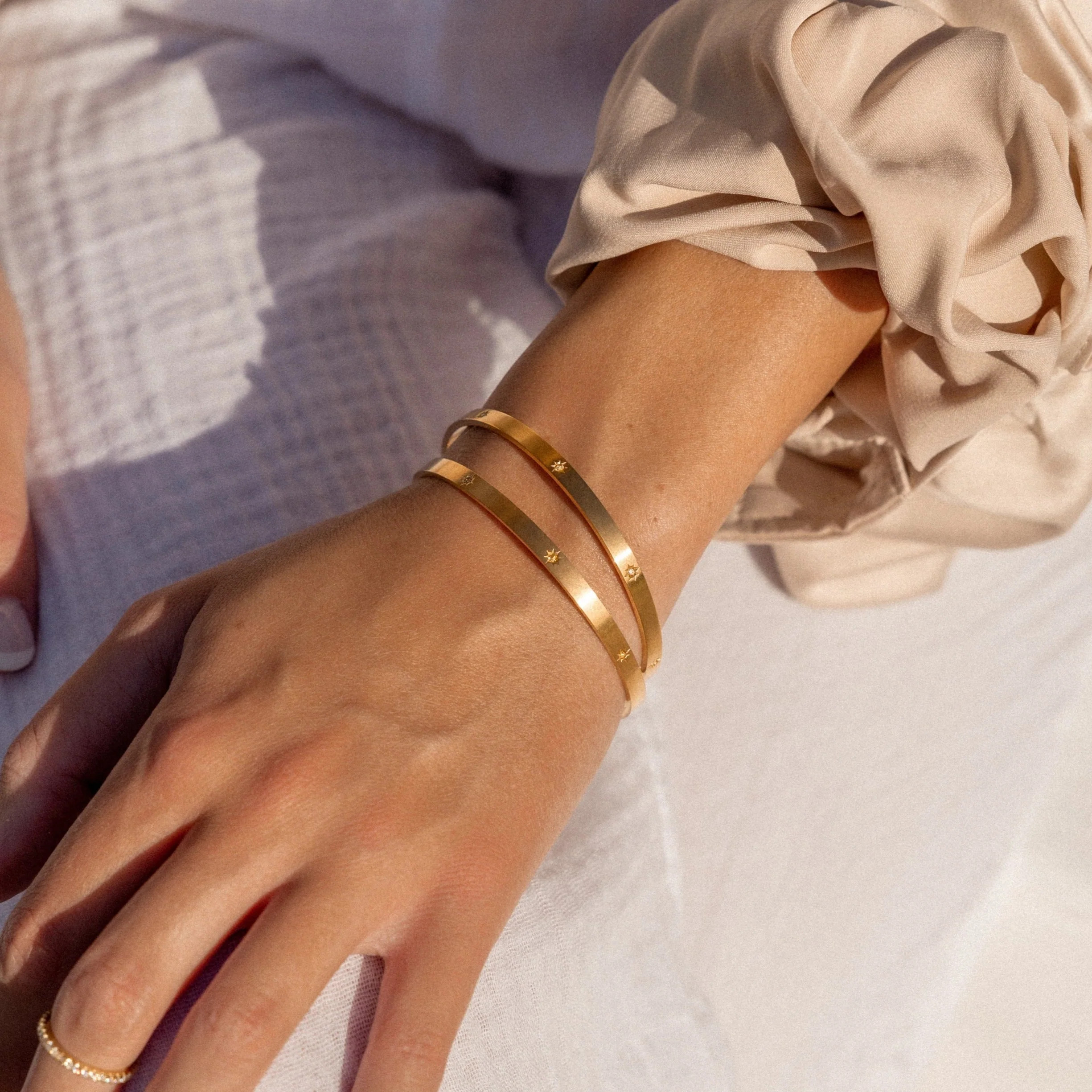 Lucent Bangle Gold | ALCO Jewelry
