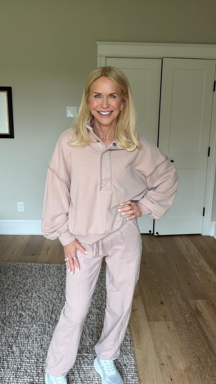 New 2 piece set at target! I love the stitching detailing on this. Size down in the pants (I’m wearing an extra small) 🤎

#LTKTravel #LTKActive #LTKmomlife