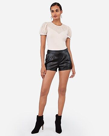 mid rise vegan leather pleated shorts | Express
