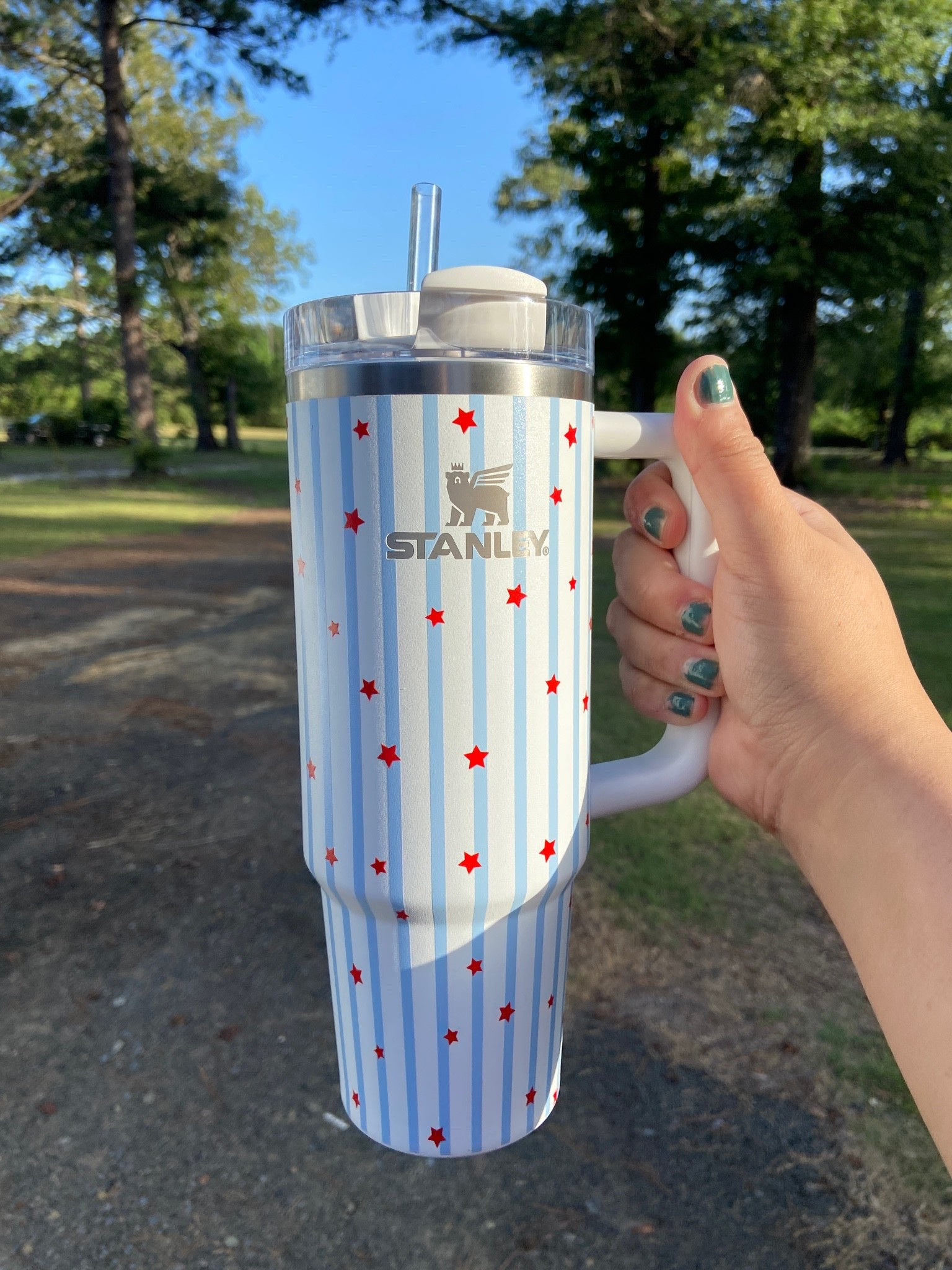 Obsessed with this Americana Stanley cup ❤️🤍🩵