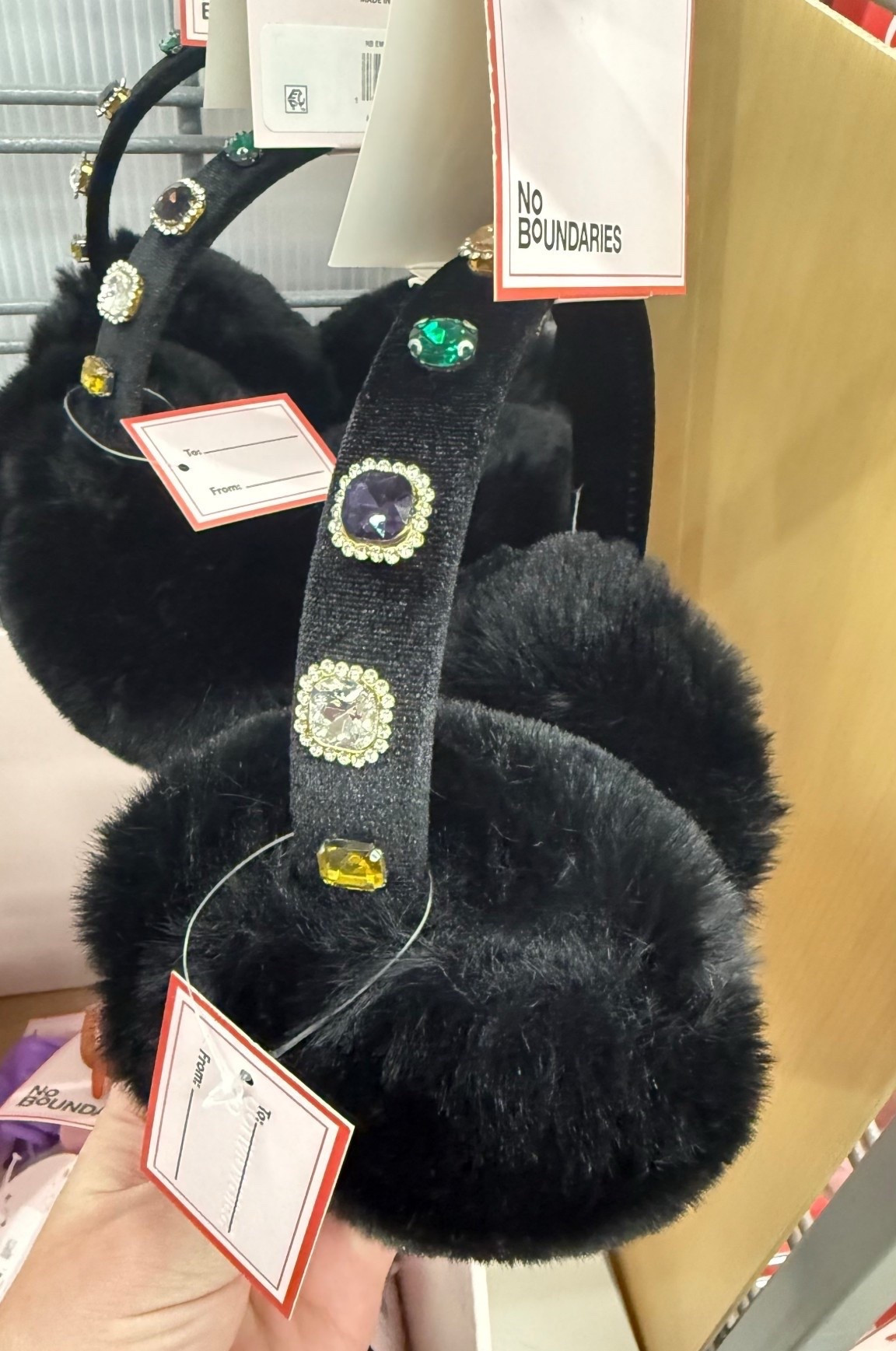  No Boundaries Faux Fur Ear Muffs with Velvet Band & Bows – Black

These black faux fur ear muffs with velvet band and bow detail are both cozy and chic. Perfect for winter walks, holiday outings, and cold-weather accessories that still feel feminine and stylish.

#LTKHoliday #LTKFindsUnder50 #LTKGiftGuide