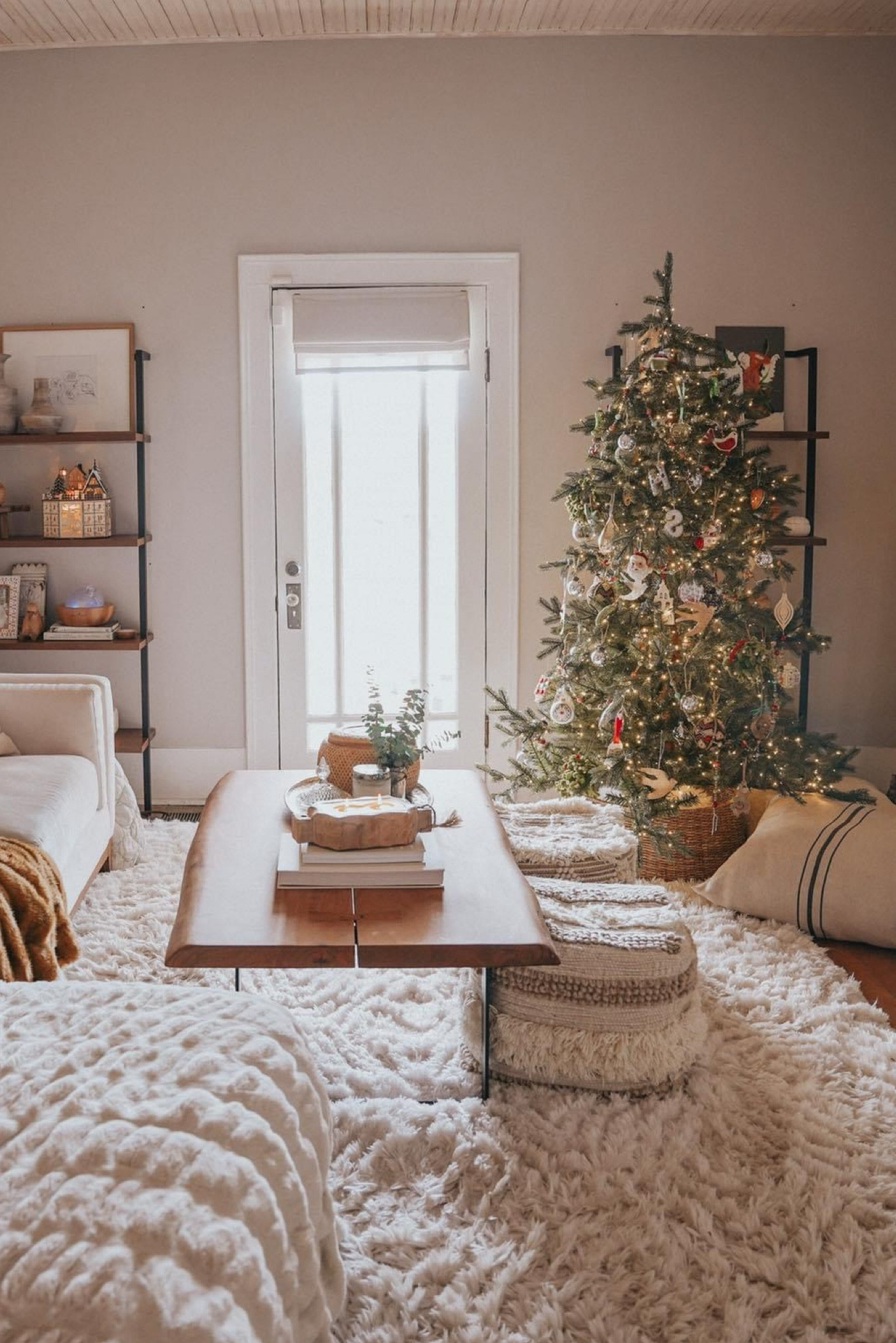 Cozy Christmas decor 


Holiday, Christmas, decor, Christmas tree, cozy aesthetic, neutrals, cream 

#LTKHoliday #LTKSeasonal #LTKHome