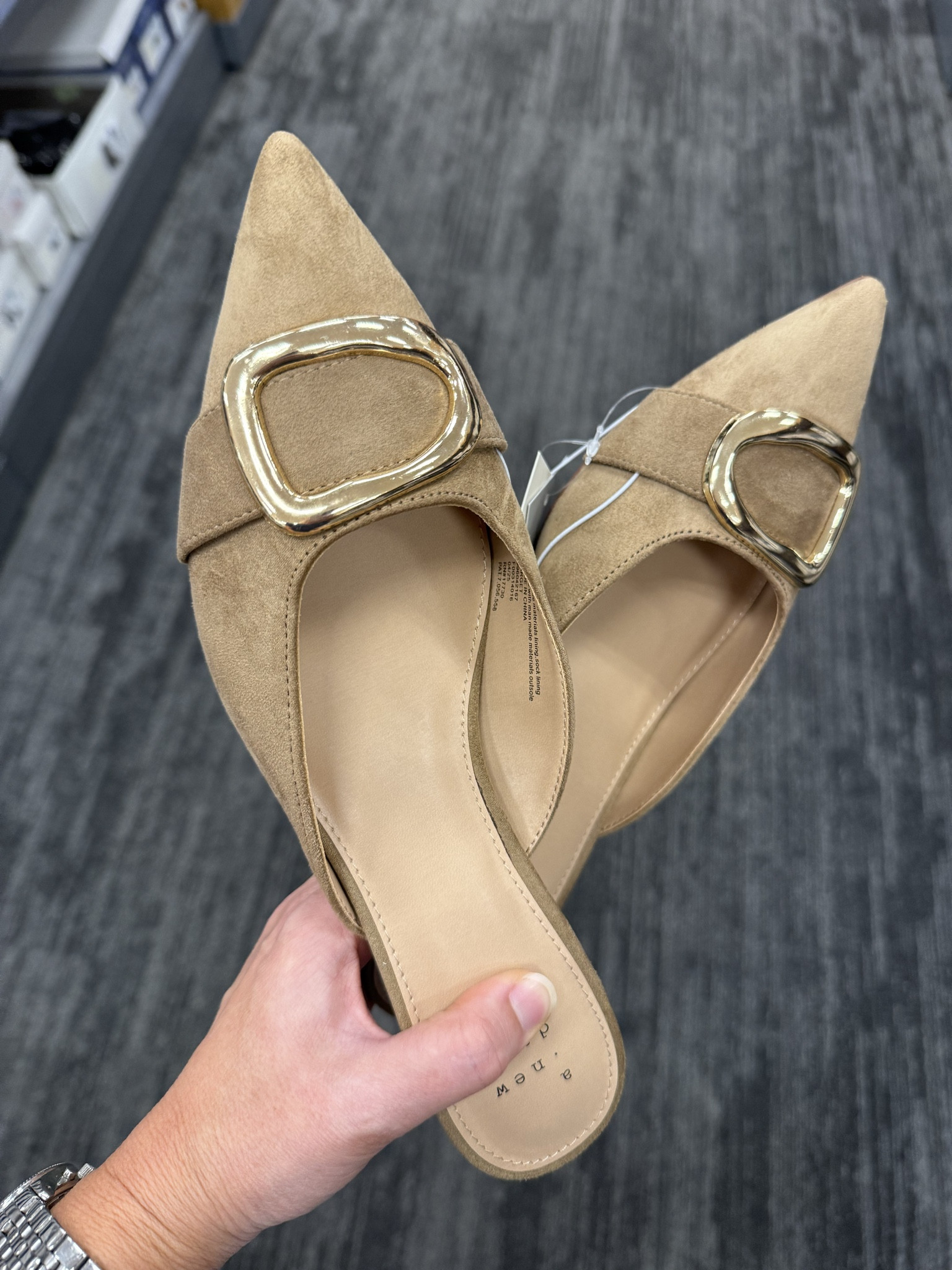 Chic Nude Kitten Heels for Work, Church, or Date Night 👠
These neutral pointed-toe mules from Target are giving designer vibes for less! The gold buckle detail adds a polished touch, making them perfect for work outfits, business casual looks, or dressy fall dinners.
✨ Comfortable, classy, and under $30—you’ll wear them on repeat.

🛒 Tap to shop before they sell out in your size!
#KittenHeels #TargetShoes #NeutralHeels #WorkwearStyle #FallShoes #LTKFallStyle #ClassicStyle #ChicOnABudget #TargetFashion #MinimalStyle #Under30Finds #WorkwearInspo #FallWardrobeStaples #AffordableFashion #ShoesOfTheDay

#LTKShoeCrush #LTKFindsUnder50 #LTKWorkwear

#LTKWorkwear #LTKShoeCrush #LTKFindsUnder50