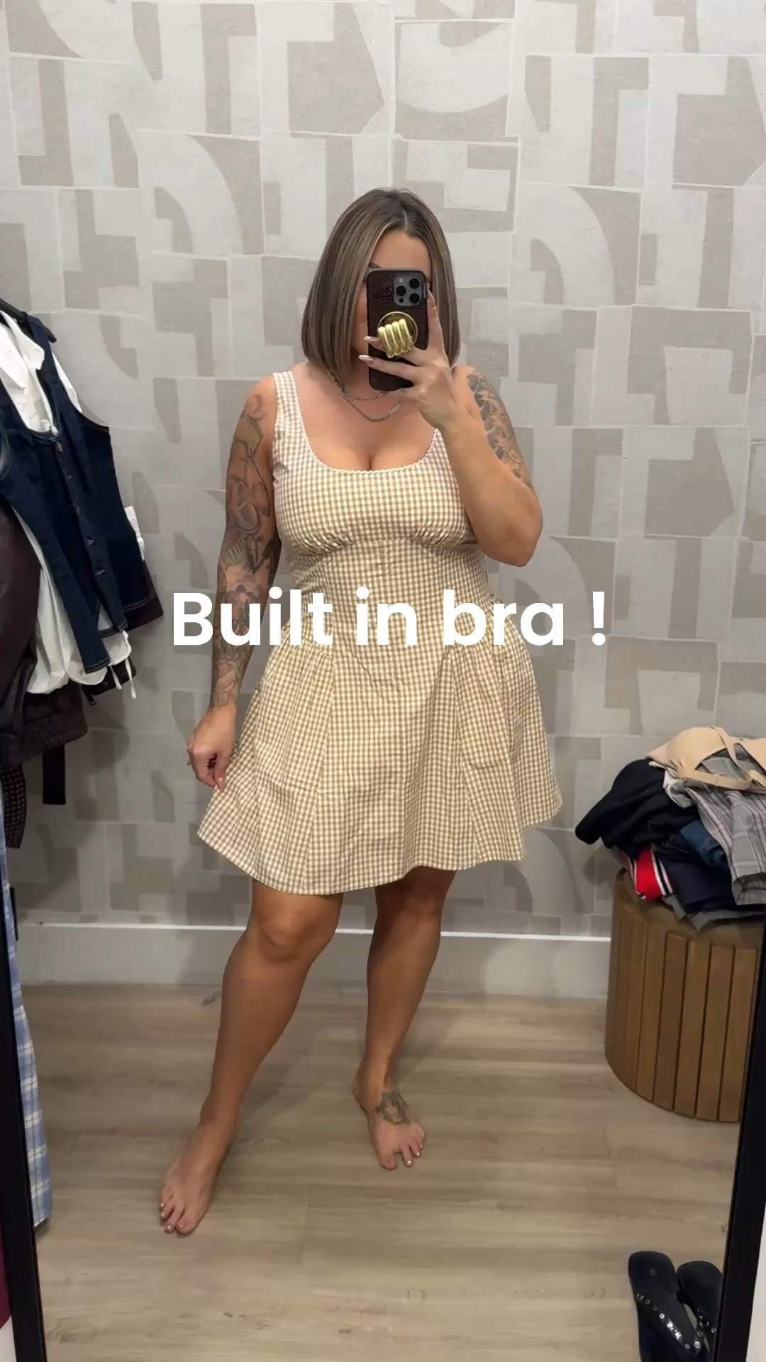 Such a cute dress for fall. 

Size L & it has a built in bra 

Linking it below. 
#abercrombie