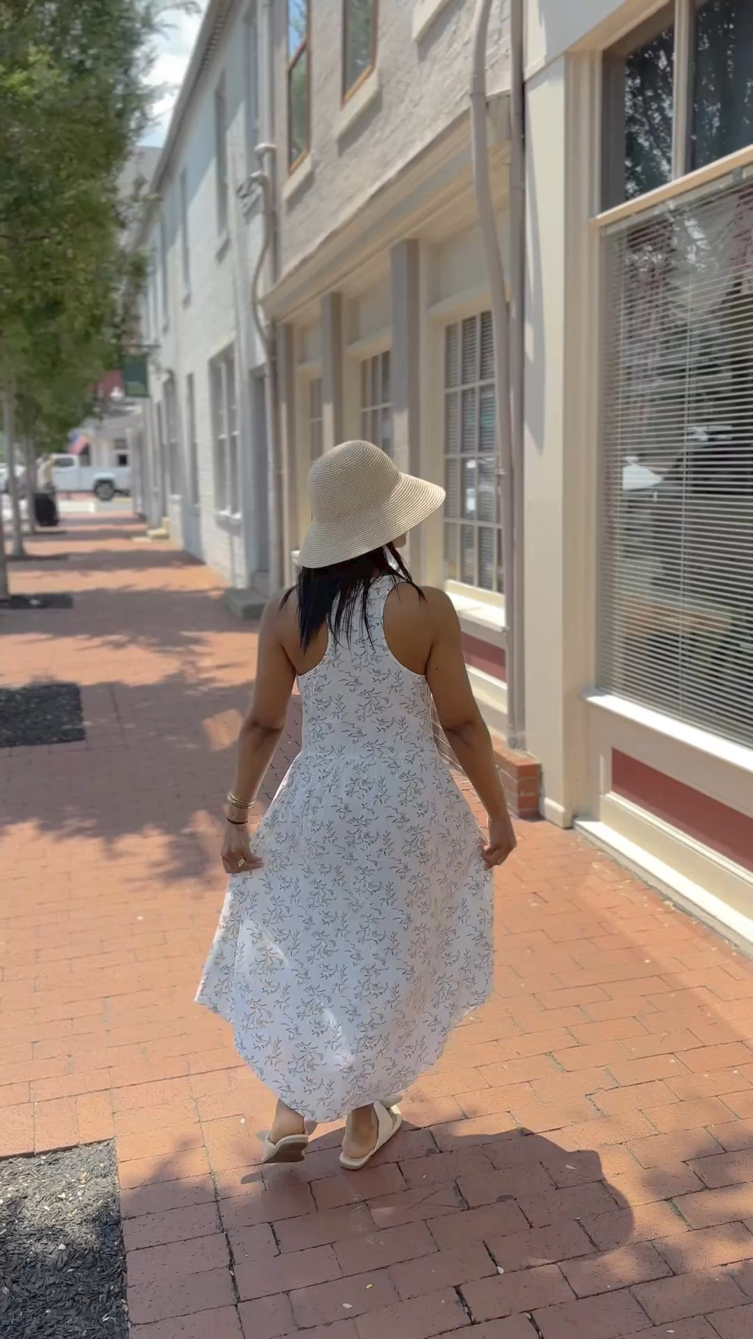 Light and airy spring dress vibes 🤍