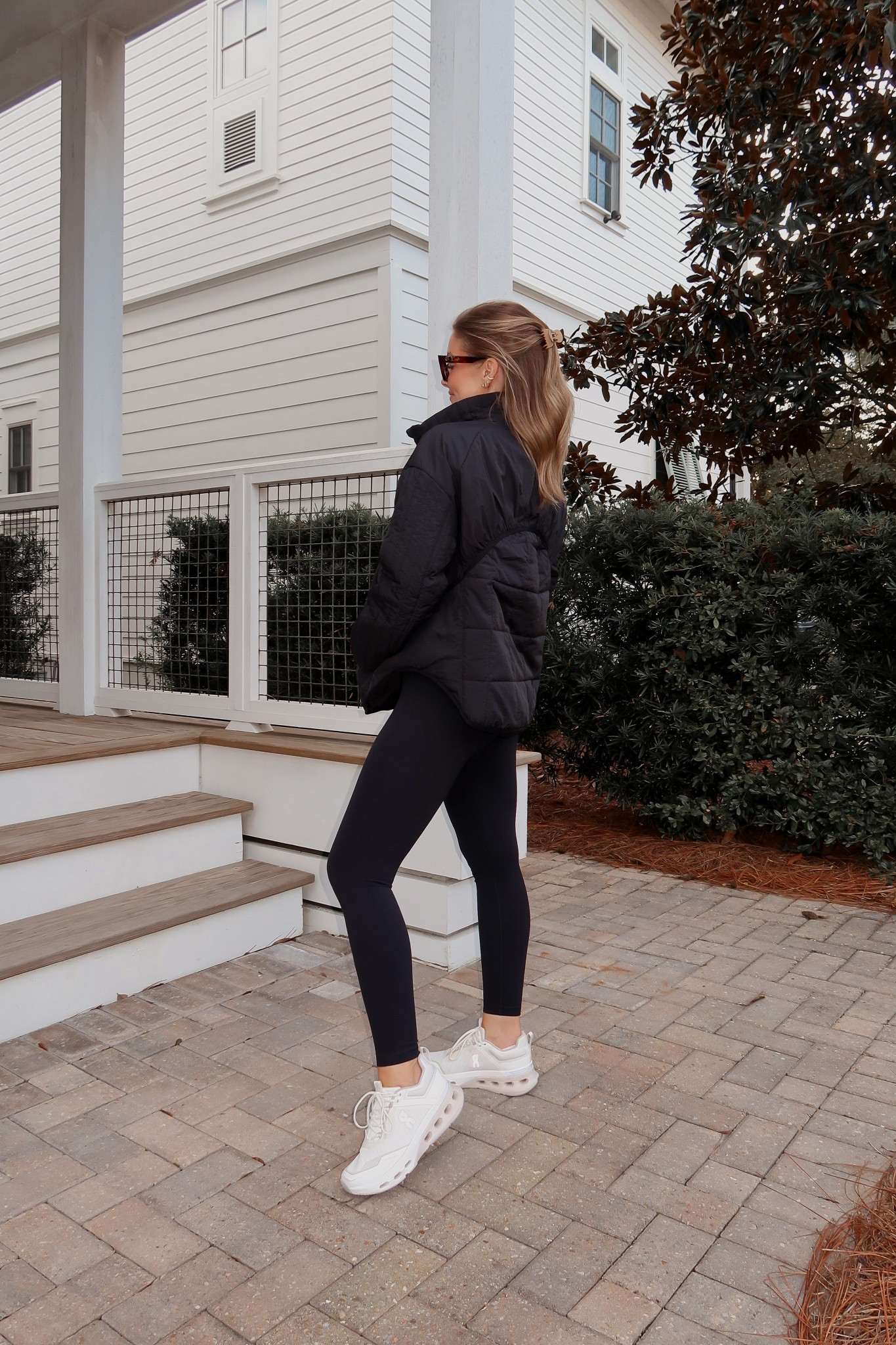 This Amazon jacket is a 10/10 🙌🏼 It’s so lightweight but WARM! Wearing the Small / Small sports bra / XS leggings 🖤

#LTKootd #LTKPetite #LTKActive