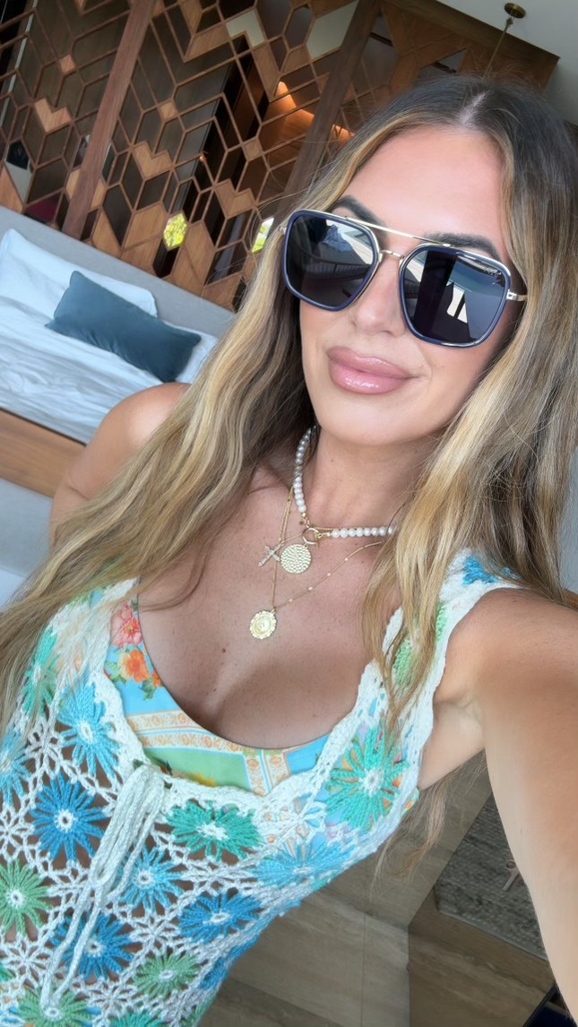 Grab 50% off your fave DIFF frames with my code: HOLLIE50

Jordan 

#LTKSeasonal #LTKSaleAlert #LTKStyleTip