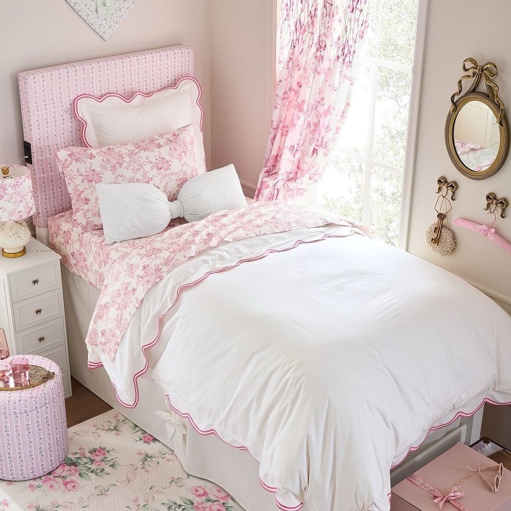 Romantic cottage vibes 🌸✨ Soft florals, feminine touches, and cozy details that make the sweetest bedroom retreat 💕 #BedroomGoals #CottagecoreDecor #FloralBedroom #PinkAesthetic #LTKHome #HomeInspo #CozyDecor #RomanticStyle #LTKDecor

#LTKHome #LTKStyleTip #LTKFindsUnder100