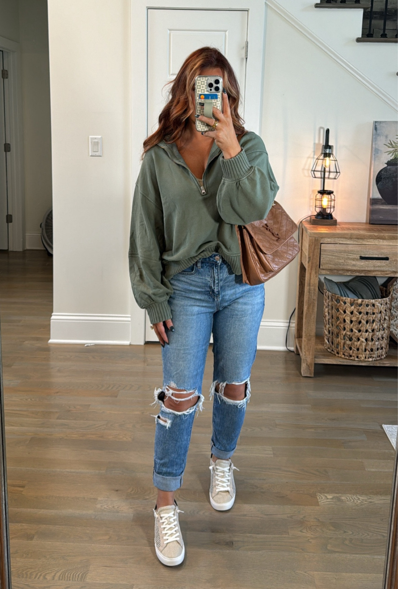 Easy Fall Outfit! These jeans are a staple, especially when you’re not fully ready to give up skinny jeans it’s kind of an in between! Haha

I’m in a 6R in jeans and medium top! #fallfashion #jeans #americaneagle 

#LTKFallSale 