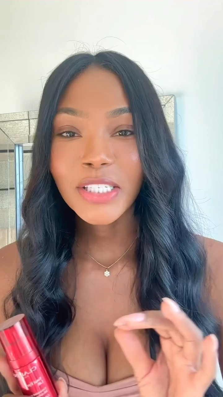 🔥🔥 Eyes Bags Have Been An Insecurity of Mine for as long as I can remember, some were between always being in front of the camera and genetics I felt like I could never get ahead of them. @clarinsusa Total Eye Lift has definitely been a game changer for me. Dark Circles, puffiness and wrinkles can officially be an issue of the past. 🔥🔥
#TotalEyeLift #ClarinsPartner
#60secondeyelift
.
.
.
.
.
.
.
.
.
.

#eyecream #skincare #skincareroutine #antiaging #beauty #serum #skin #darkcircles #eyecare #puffiness #crowsfeet #skincareproducts #skincaretips #eyeserum  #healthyskin #beautycare #glowingskin #naturalskincare #moisturizer #wrinkles #eyes #selfcare #eyetreatment #puffyeyes #eyebags