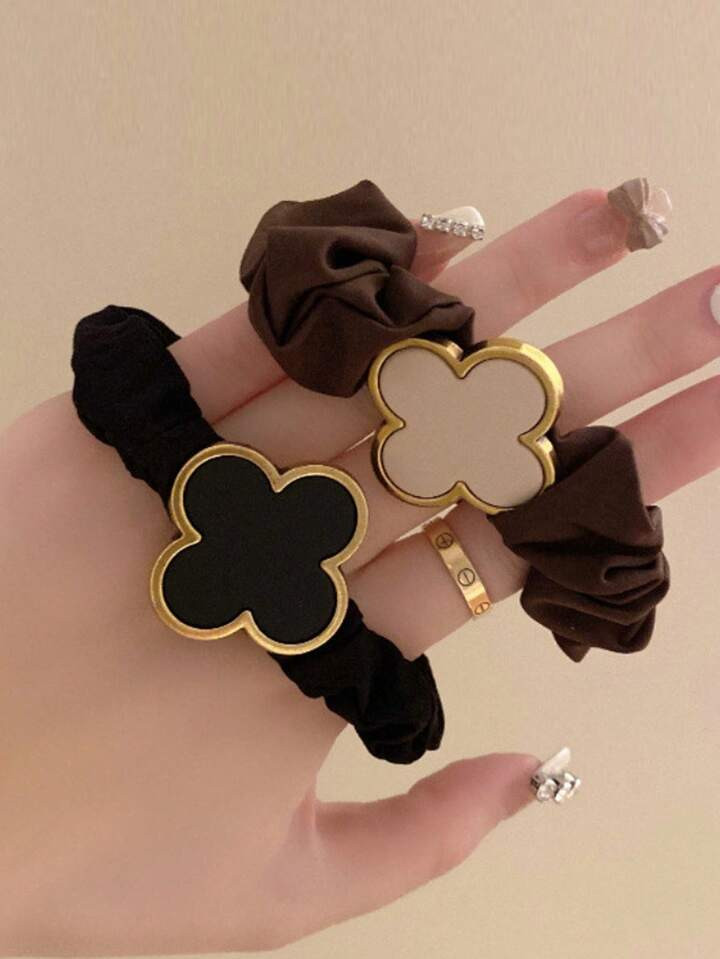 2pcs Vintage Metal Clover Bow Scrunchies Ponytail Holder Hair Ties Hair Accessories | SHEIN USA | SHEIN