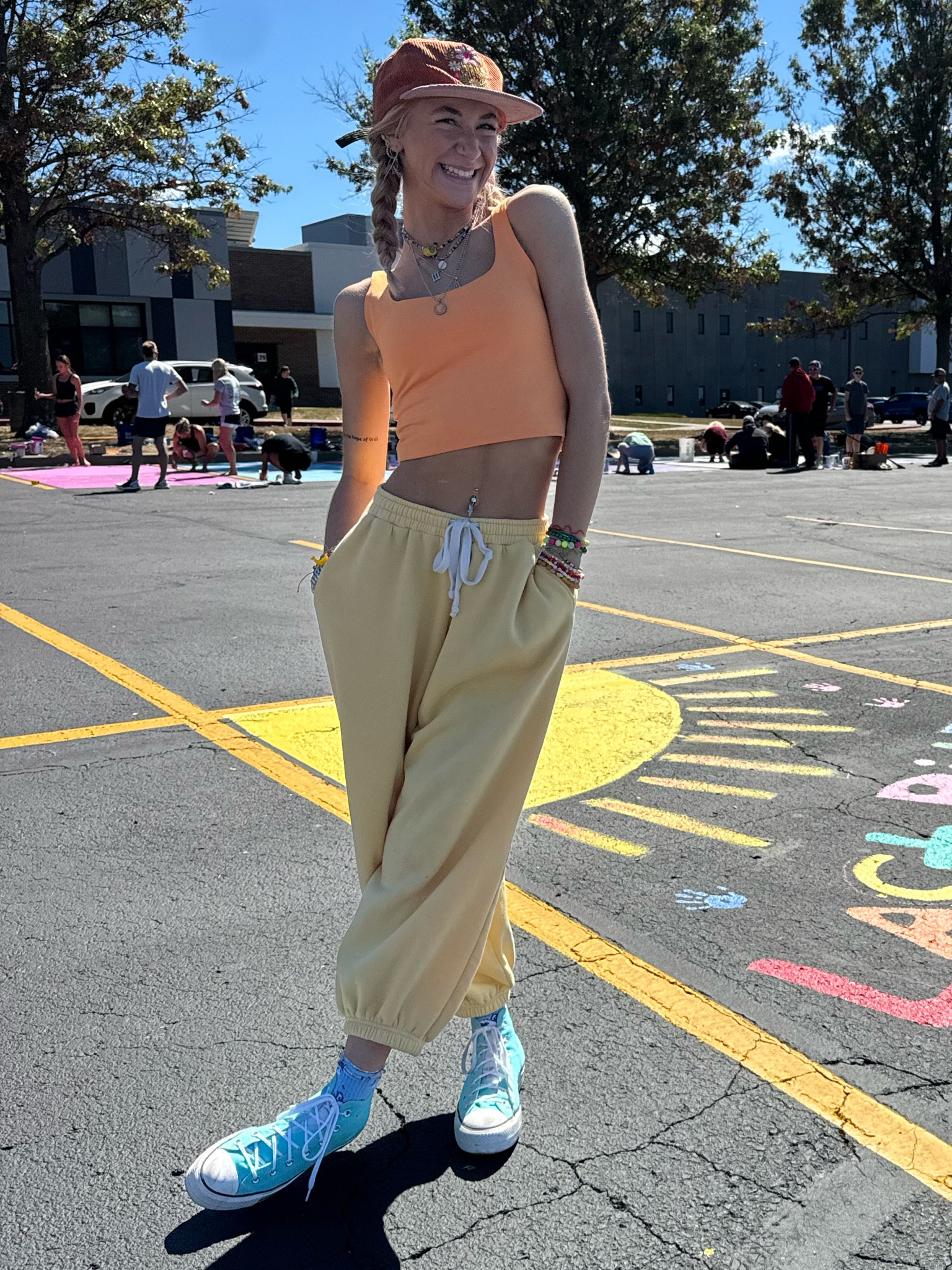 Orange juice and lemon meringue 😋😋🍊
Sweats are from urban ! 