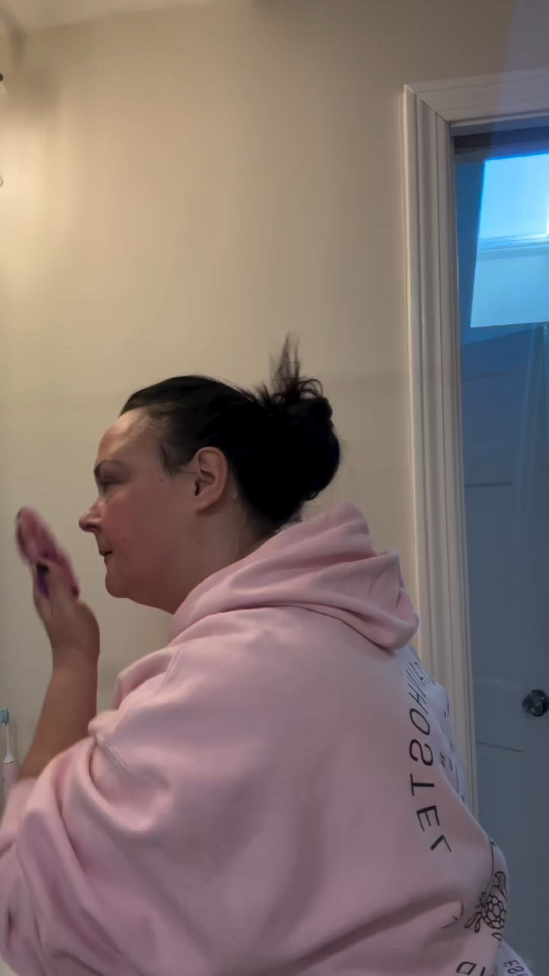 It wasn’t a morning routine kind of day.

Just a slow, peaceful getting-ready-whenever-I-felt-like-it kind of day.

Skincare, soft clothes, and the reminder that rest is productive.

Wait for the end — the glow-up isn’t the outfit, it’s the calm. ✨

Save this for the next time you forget that slowing down still counts.

#WhatFitsNow #GRWM #DayOffVibes #TeacherMomLife #MidlifeStyle #MidsizeConfidence