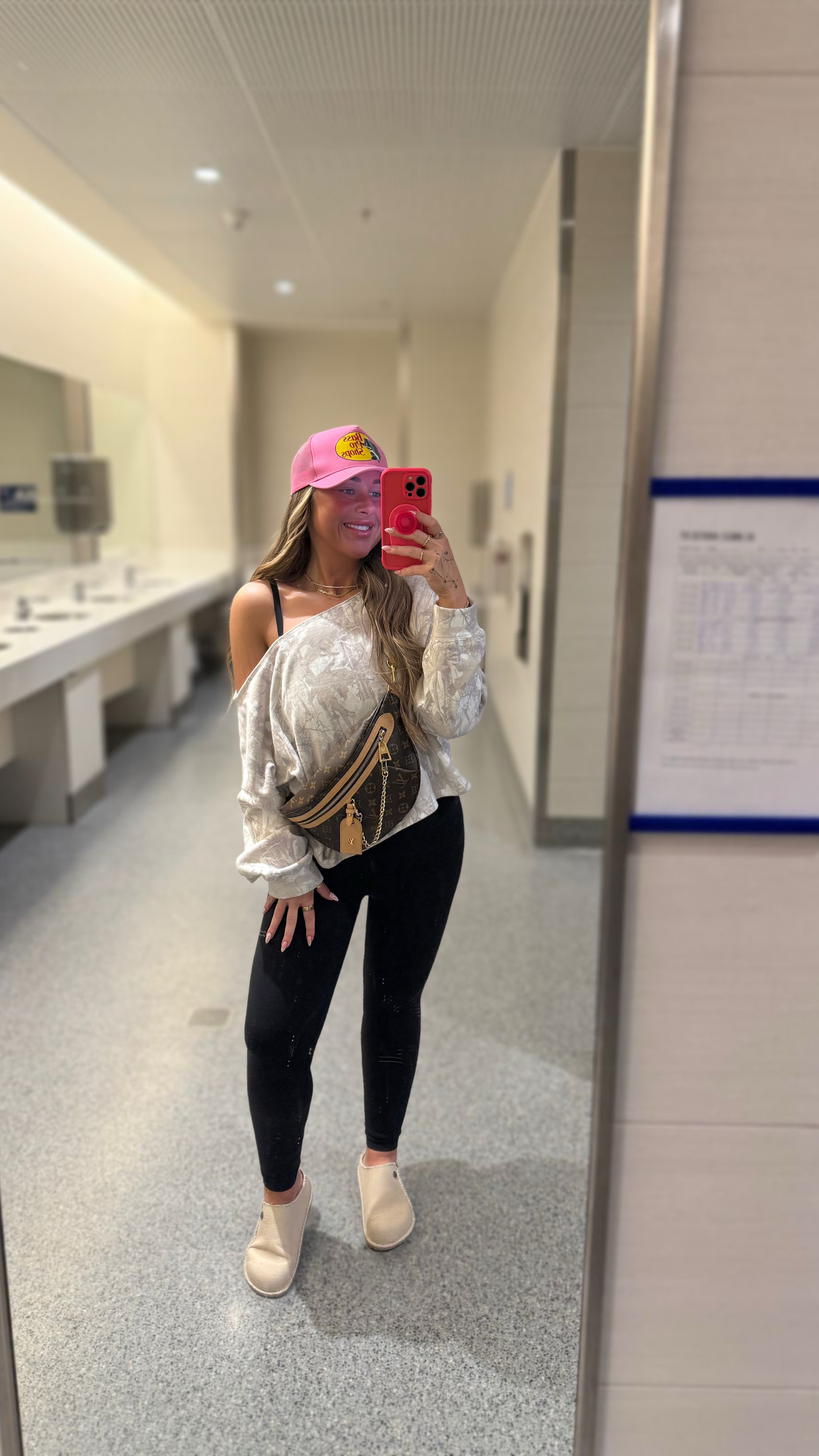 My comfy travel day fit! Off to Vegas where it’s sunny & 70 

#LTKMidsize #LTKActive #LTKTravel
