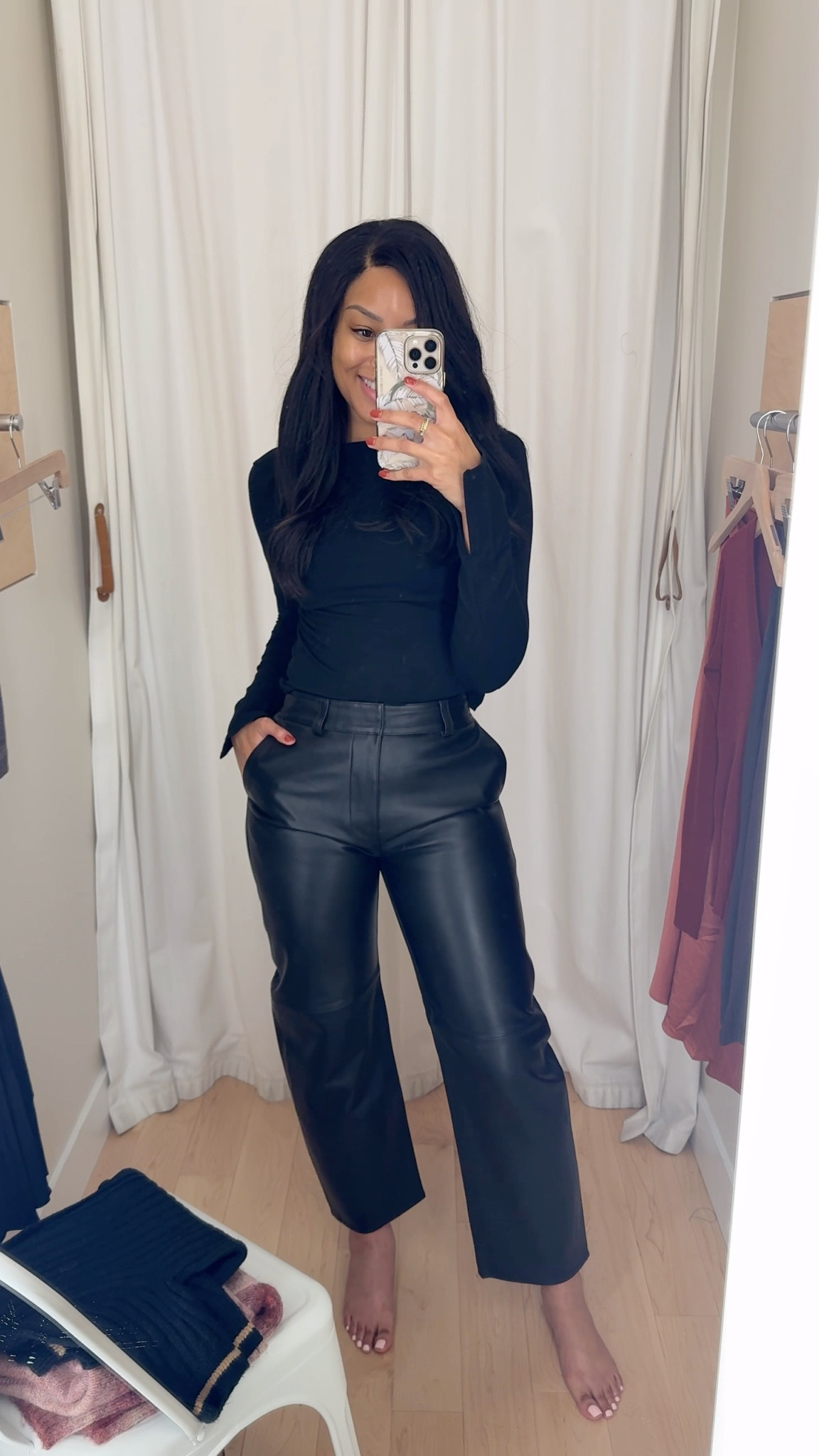 How do we feel about the Madewell Balloon Pants in Leather?? I think they’re cute! 🖤 wearing a size 26 here they are a little tight but not enough to size up in my opinion, size Small in scoop back top 

Madewell, fall outfit, faux leather pants, all black outfit, scoop back tee, casual outfit, streetwear, chic, fall trends 

#LTKStyleTip