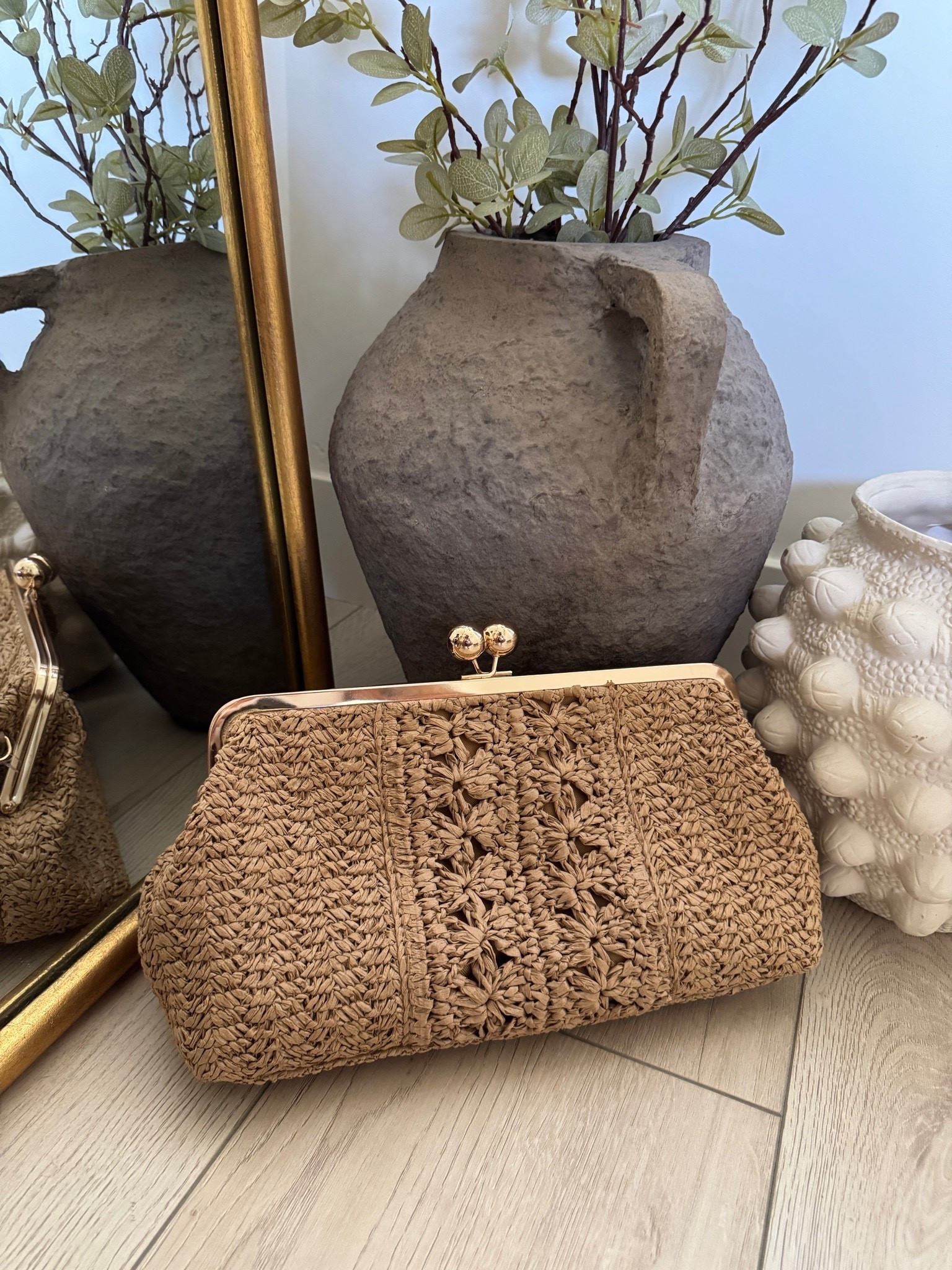 My summer clutch 😍 under $50 
#target

Comment SHOP below to receive a DM with the link to this post on my LTK ⬇ https://liketk.it/6dbDL

https://liketk.it/6dbDL
