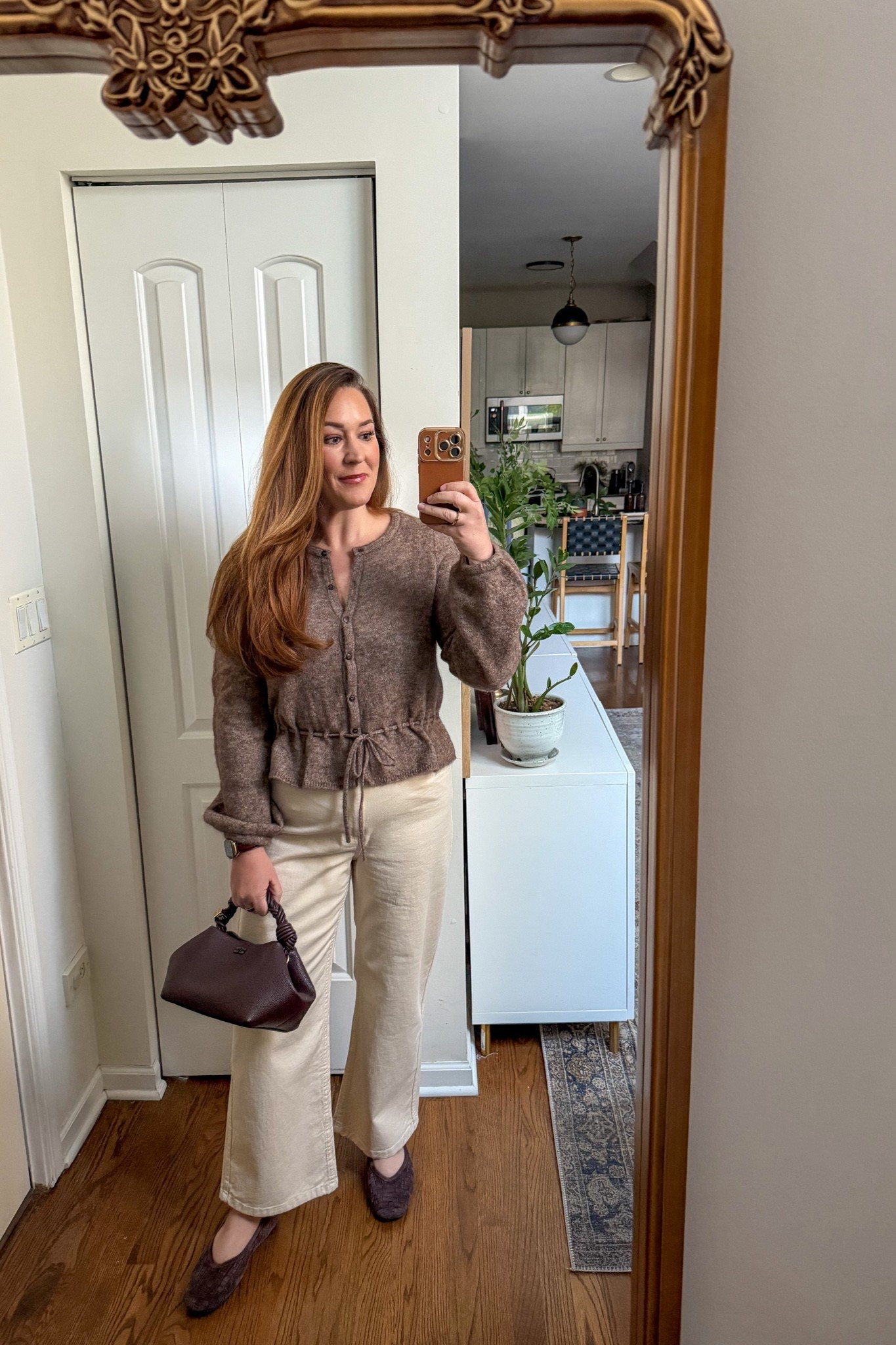 Spring dinner outfit with a sweater that cinches and a neutral palette.

Taupe sweater- Large
Cream Jeans- 10/42
Woven Flats

#LTKMidsize #LTKOver40 #LTKSeasonal