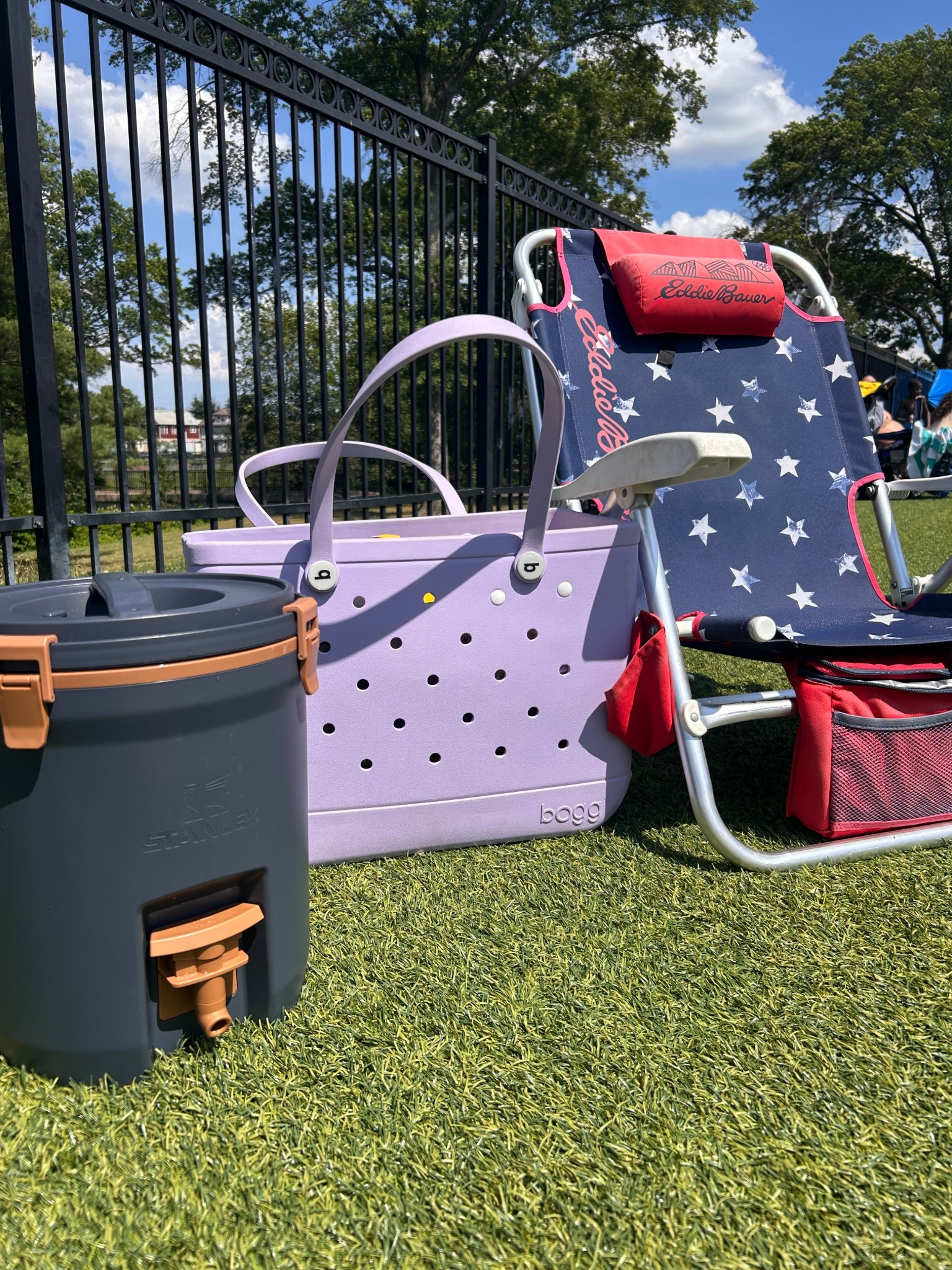 Summer Essentials 🫶🏼 #boggbag #Stanley

#LTKSeasonal #LTKFindsUnder100 #LTKItBag