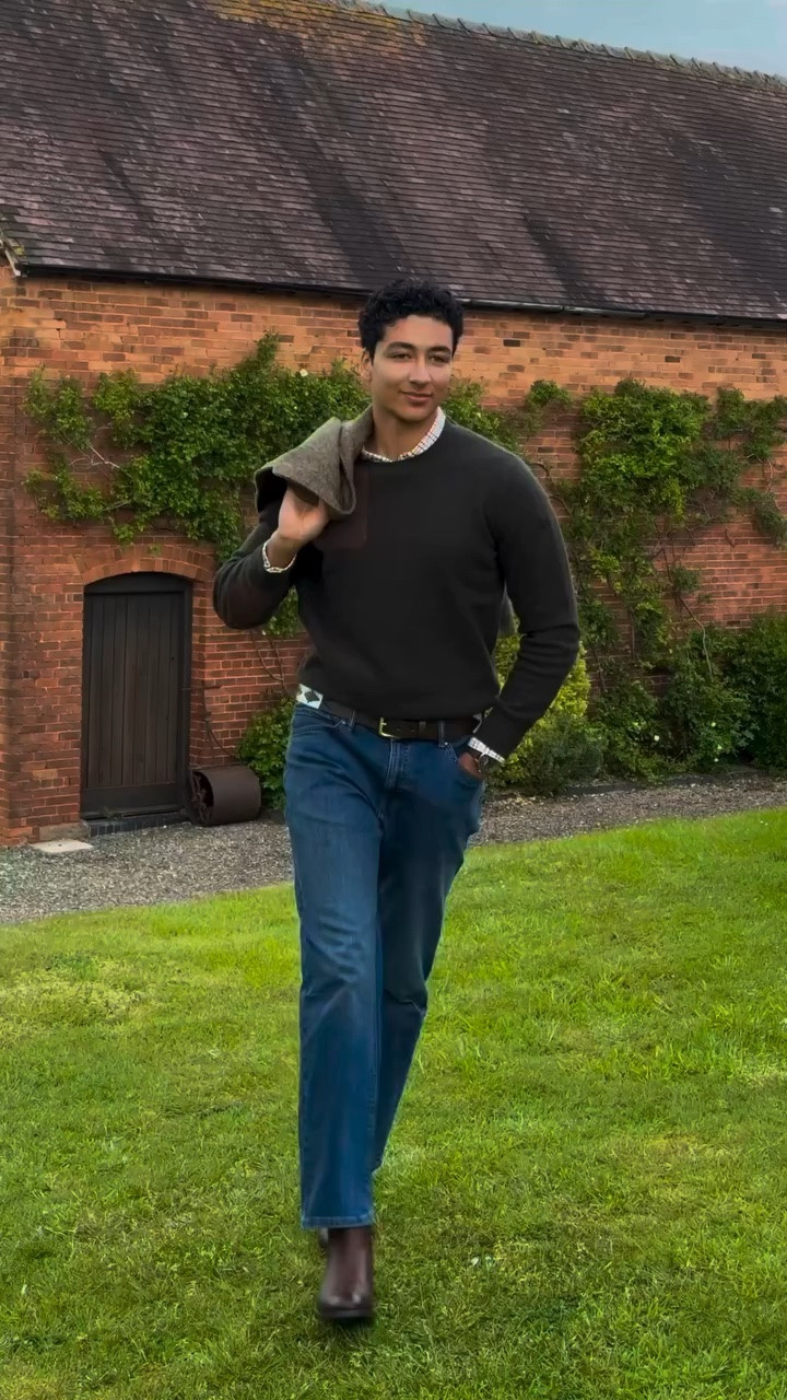 @hollandcooperclothing Timeless British tailoring, refined craftsmanship, and pieces that make you carry yourself with a certain confidence the moment you put them on. Ad-pr 

@yarhamptonhouse 
#gentleman #menswear #countryside #british #oldmoney