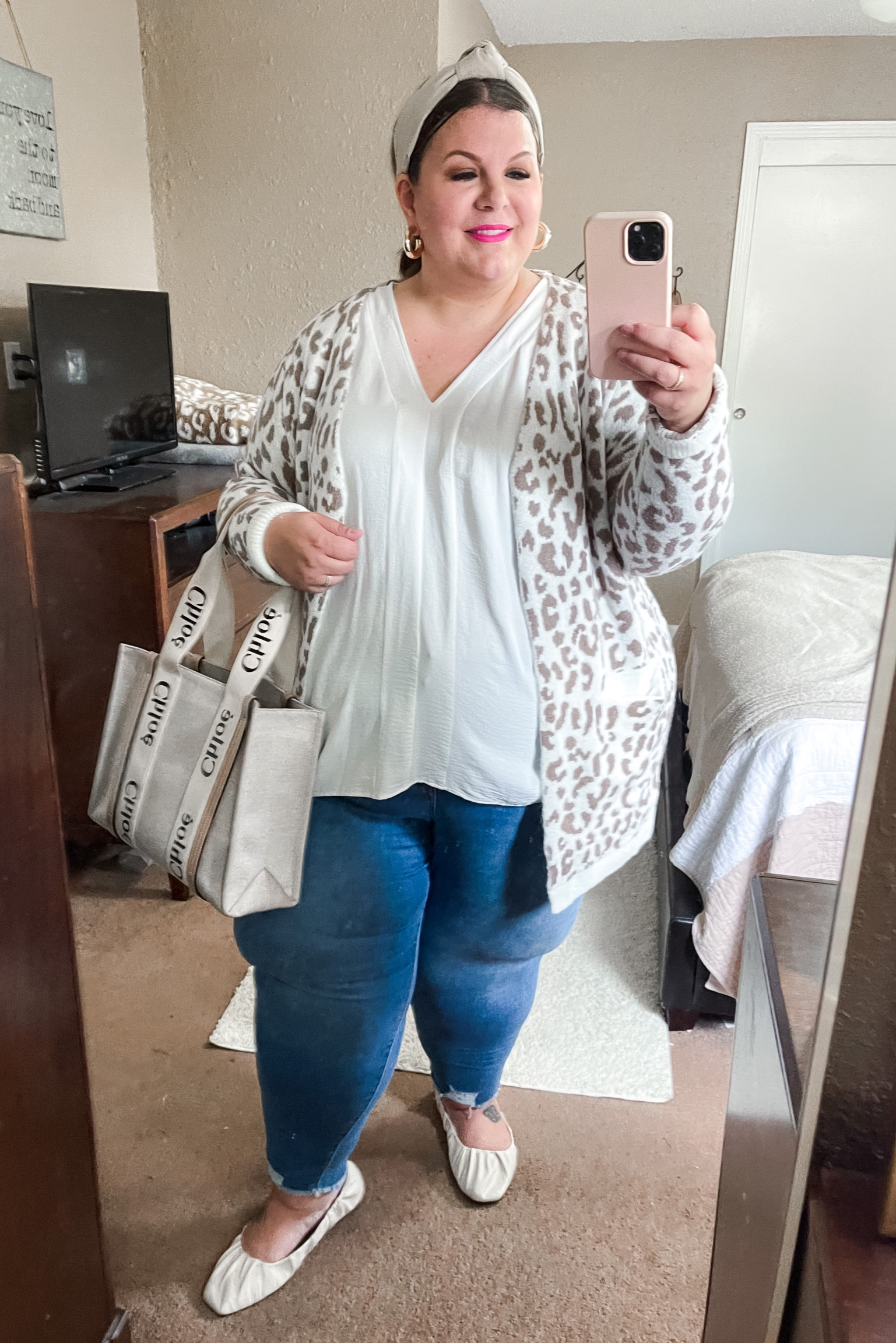 Plus size Walmart leopard cardigan - wearing 3X
Plus size fall outfit 
Plus size casual outfit 
Chloe Medium Woody Tote
Sofia Vergara plus size jeans 

#LTKHoliday #LTKcurves #LTKstyletip