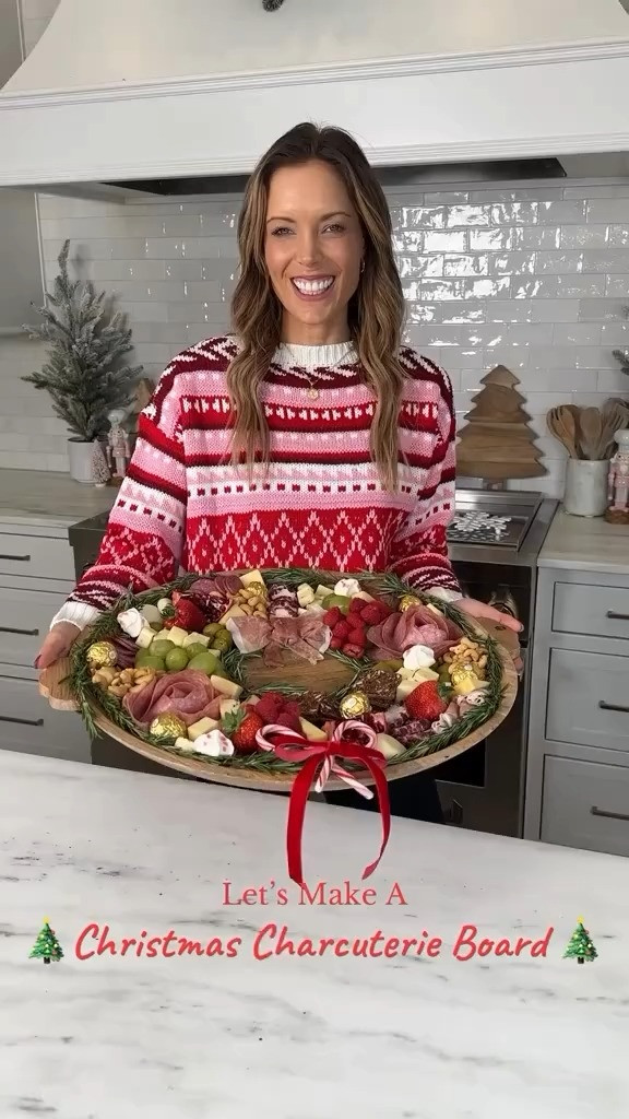 The cutest Christmas charcuterie board for the holidays. 

#holidayhosting #holidayfood 

 #LTKHoliday #LTKfoodie #LTKSeasonal