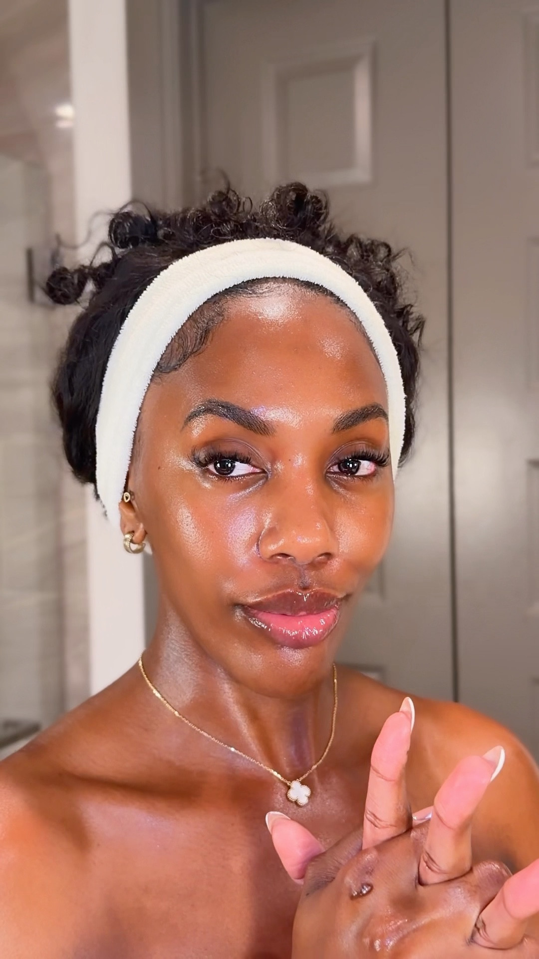 PORELESS glass skin night time routine

#LTKBeauty #LTKselfcare