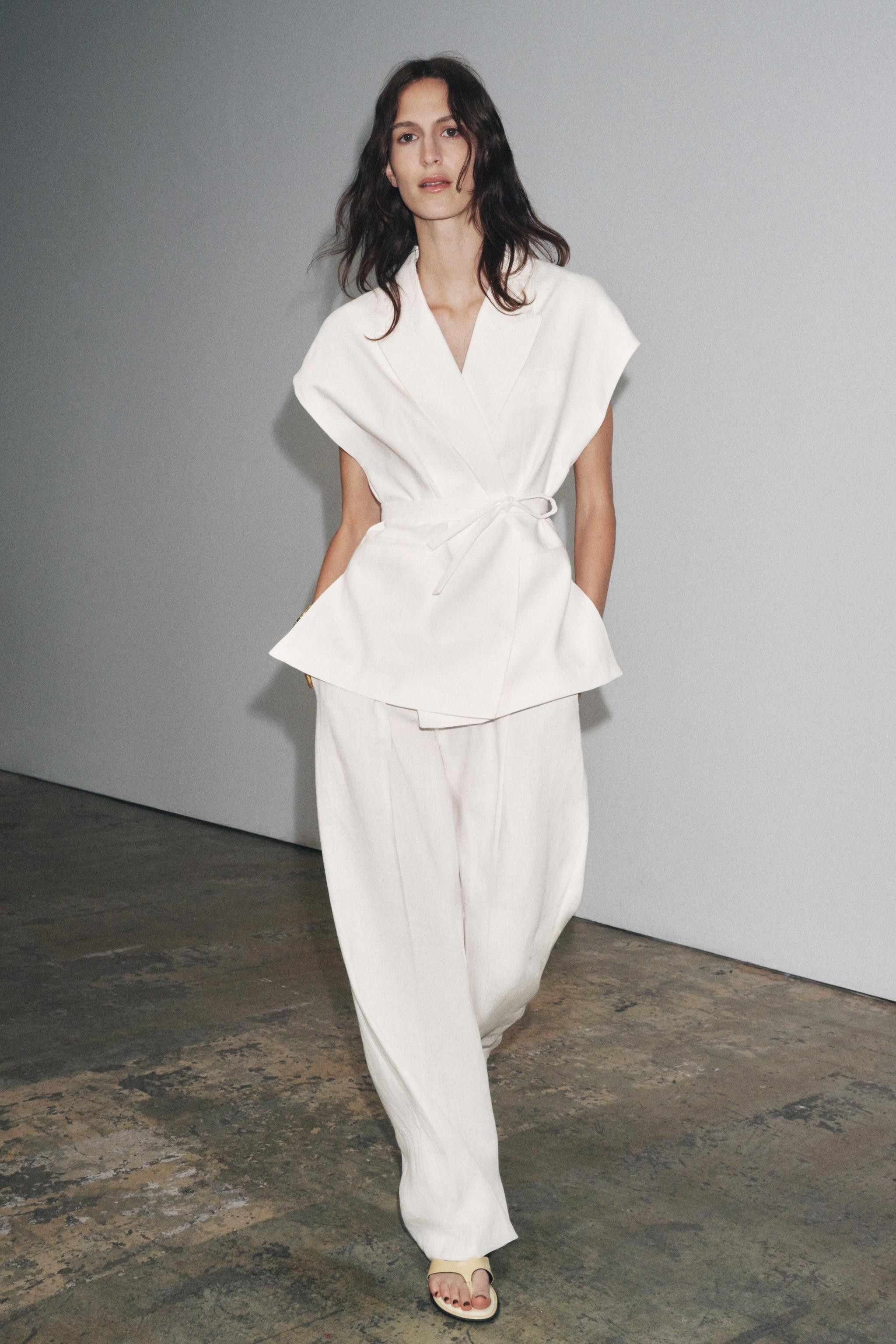 LINEN BLEND PLEATED TROUSERS ZW COLLECTION | Zara UK