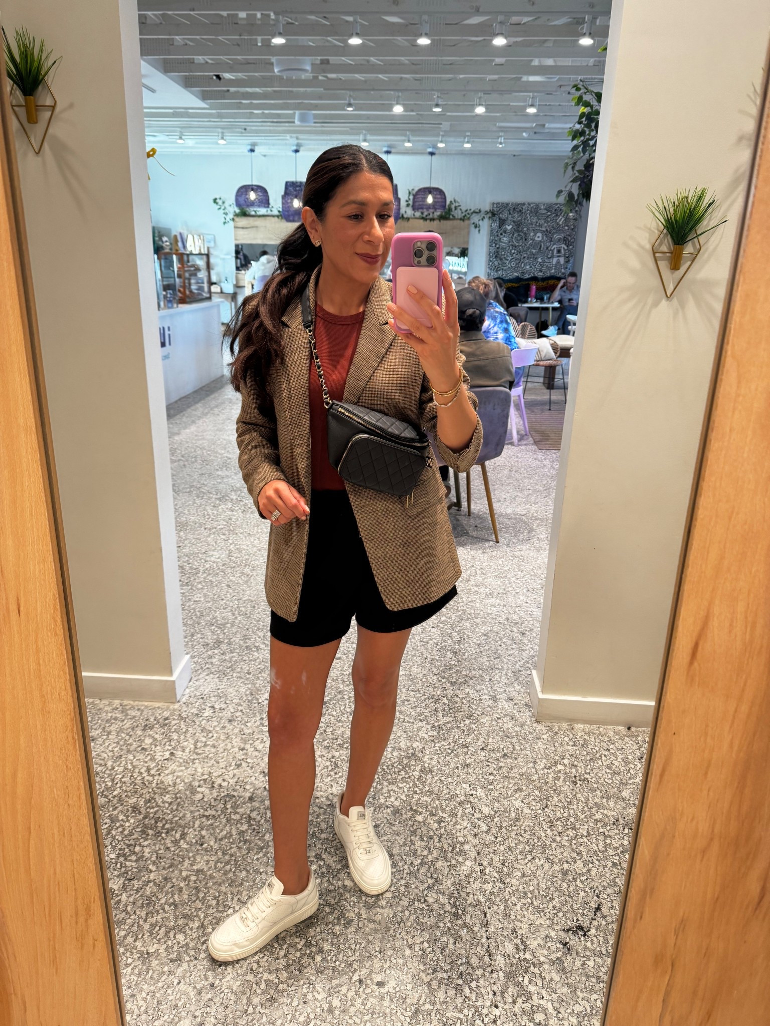 Blazers and sneakers—my go-to combo for a chic yet comfy vibe! Mixing polished and casual for a day out. ✨ Would you wear this look? #EffortlessStyle #BlazerAndSneakers