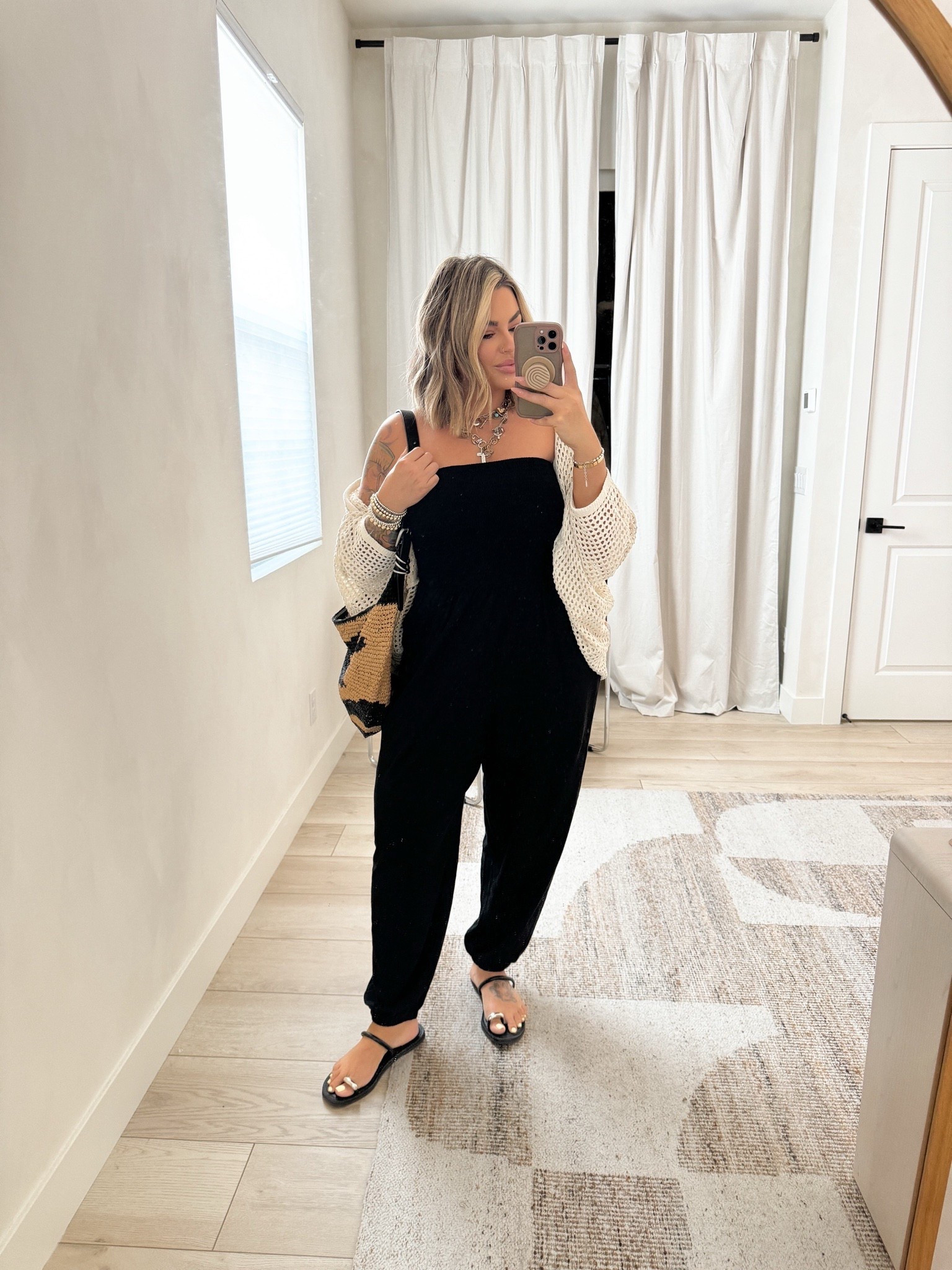 Size L in both items 


Follow my shop @shaynaslife on the @shop.LTK app to shop this post and get my exclusive app-only content!

#liketkit 
@shop.ltk
https://liketk.it/5b50X

#LTKMidsize #LTKFindsUnder50 #LTKSaleAlert