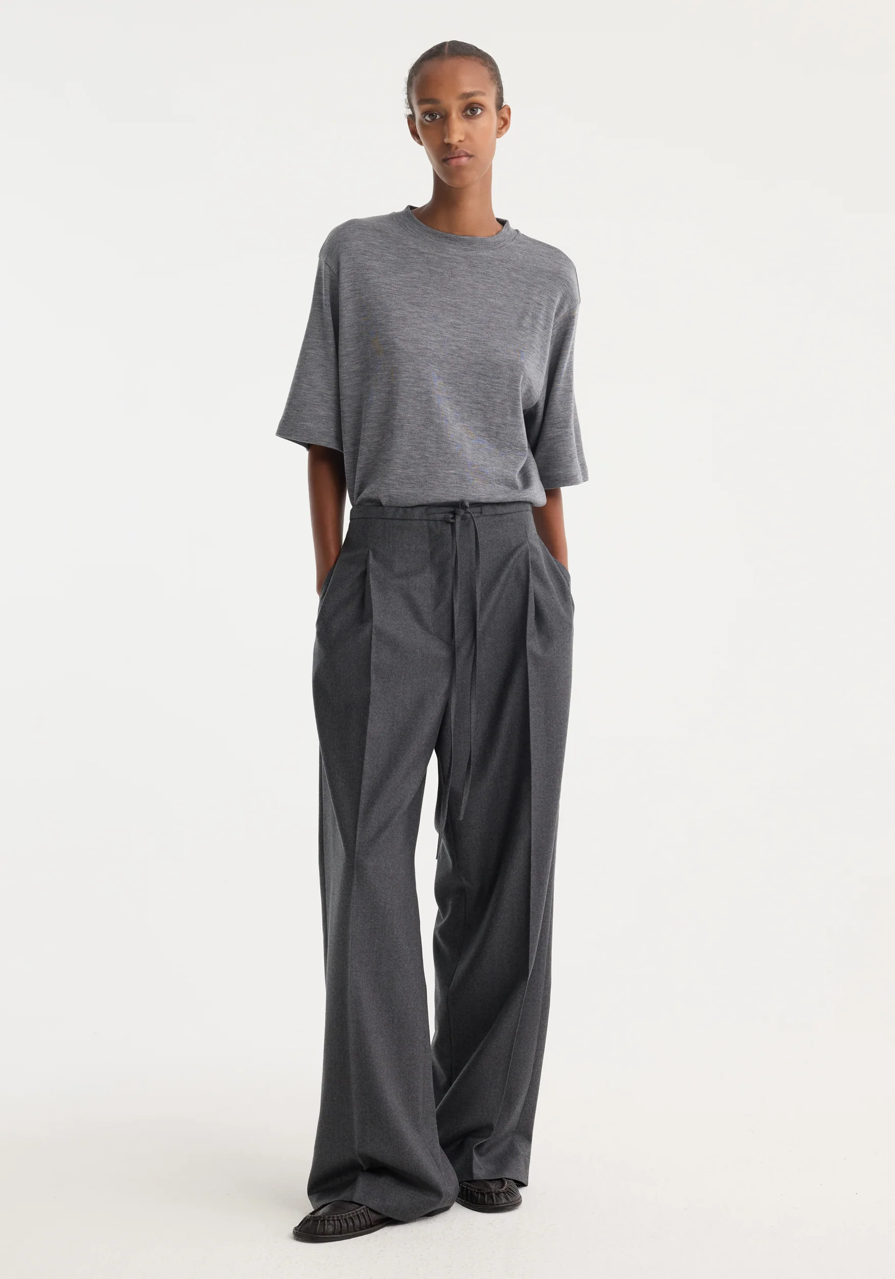 relaxed soft wool trousers | dark grey melange | Rohe