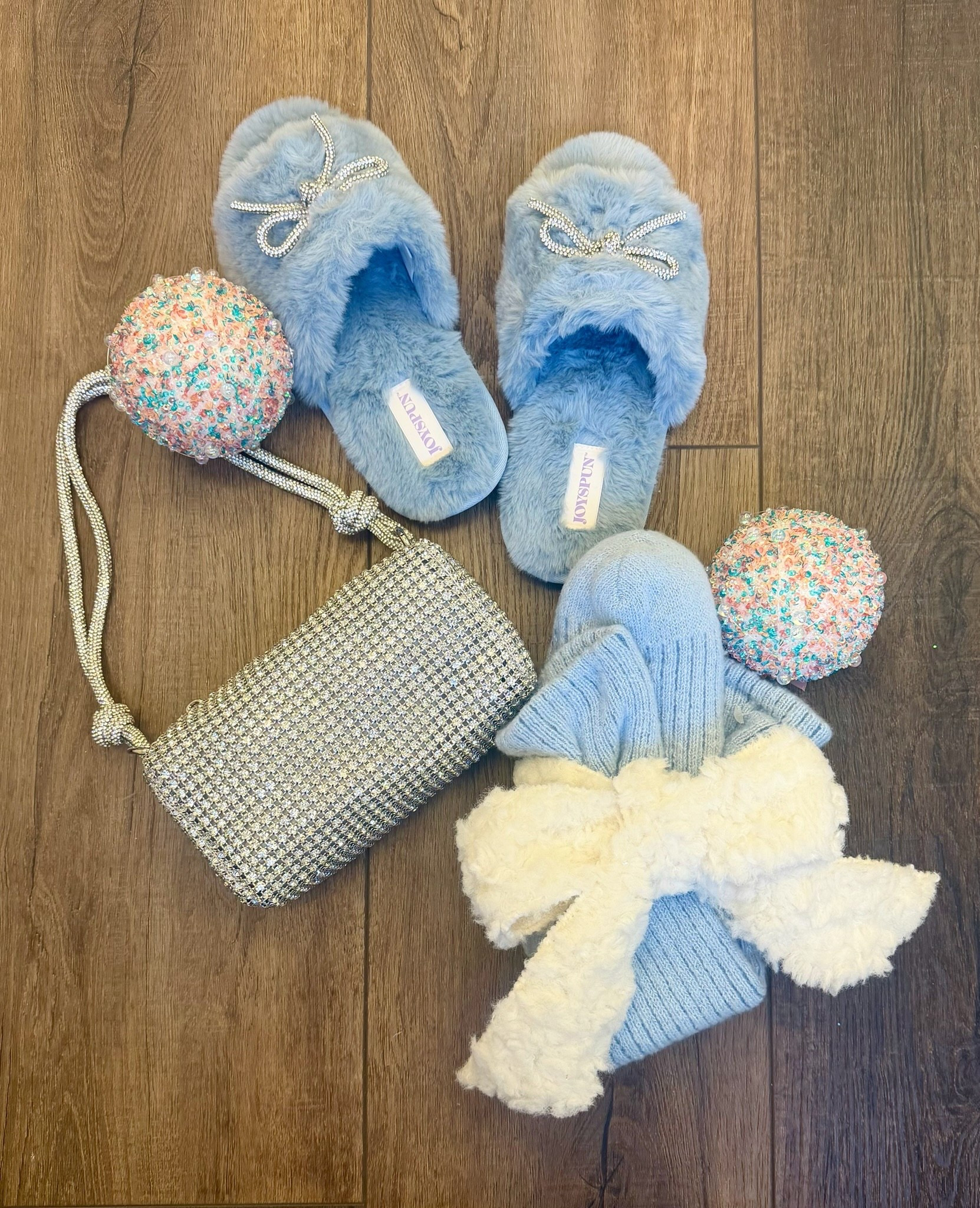 Walmart holiday accessorieblue

#LTKSeasonal #LTKHoliday #LTKSaleAlert