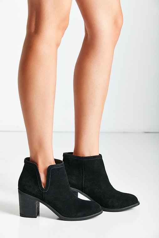 Maude Suede Ankle Boot,BLACK,6 | Urban Outfitters US