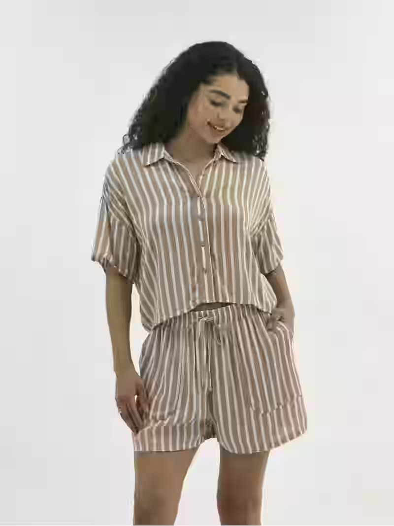 No Boundaries Woven Button Front Top and Shorts Set, 2-Piece, Women's | Walmart (US)