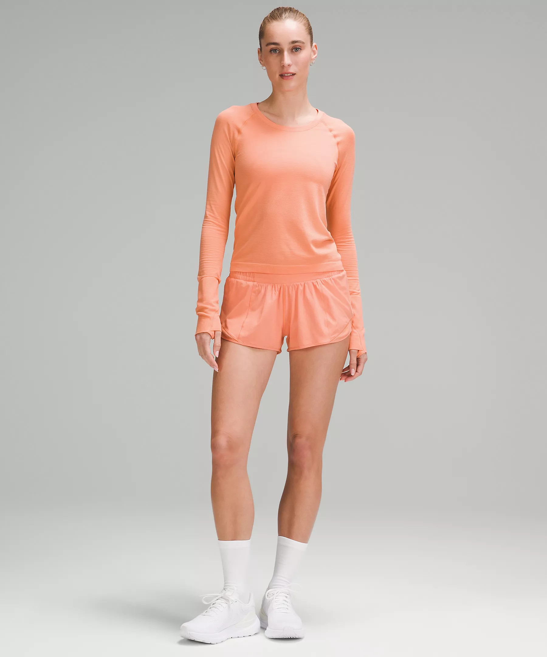 Hotty Hot Low-Rise Lined Short 2.5" | Women's Shorts | lululemon | Lululemon (US)