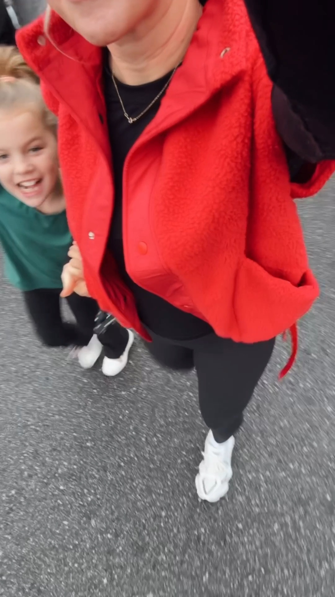 Amazon vest free people dupe

#LTKSeasonal #LTKootd #LTKmomlife