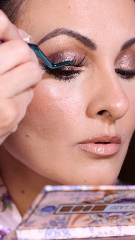 Romantic makeup
Lash tutorial



#LTKbeauty