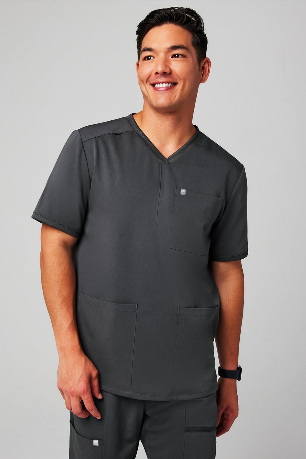 Max 4-Pocket Scrub Top | Fabletics