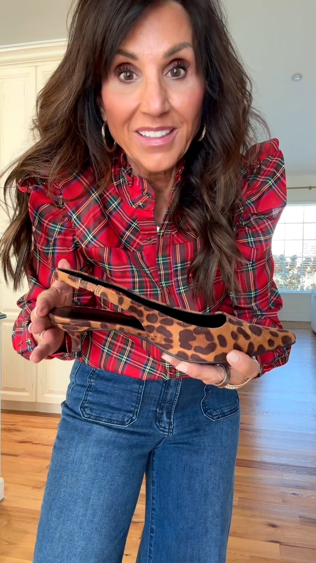 AVARA has BOGO 50% off!

Plaid top- Small
Wide Leg Denim - Small

#LTKHoliday #LTKOver40 #LTKootd