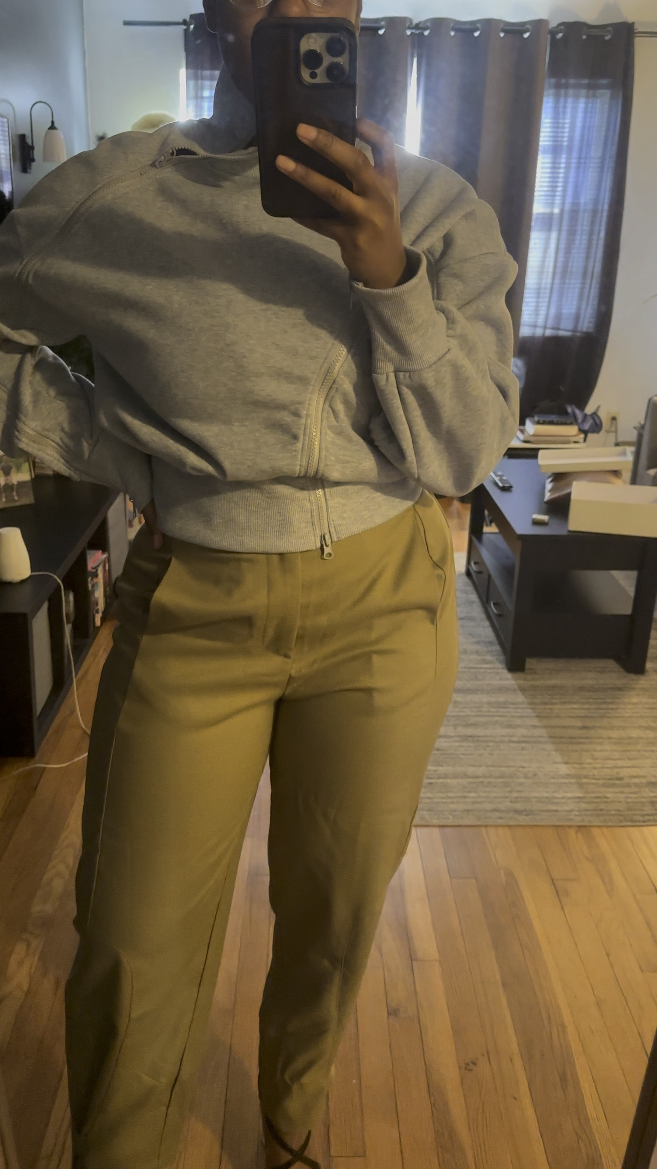 Don’t mind the sick voice… I just had to show you all how I’m going to be wearing my gym clothes to the office in 2025 so I’m ready for it all!

#mentallfashion #officeootd #fleece

#LTKWorkwear #LTKStyleTip #LTKMidsize
