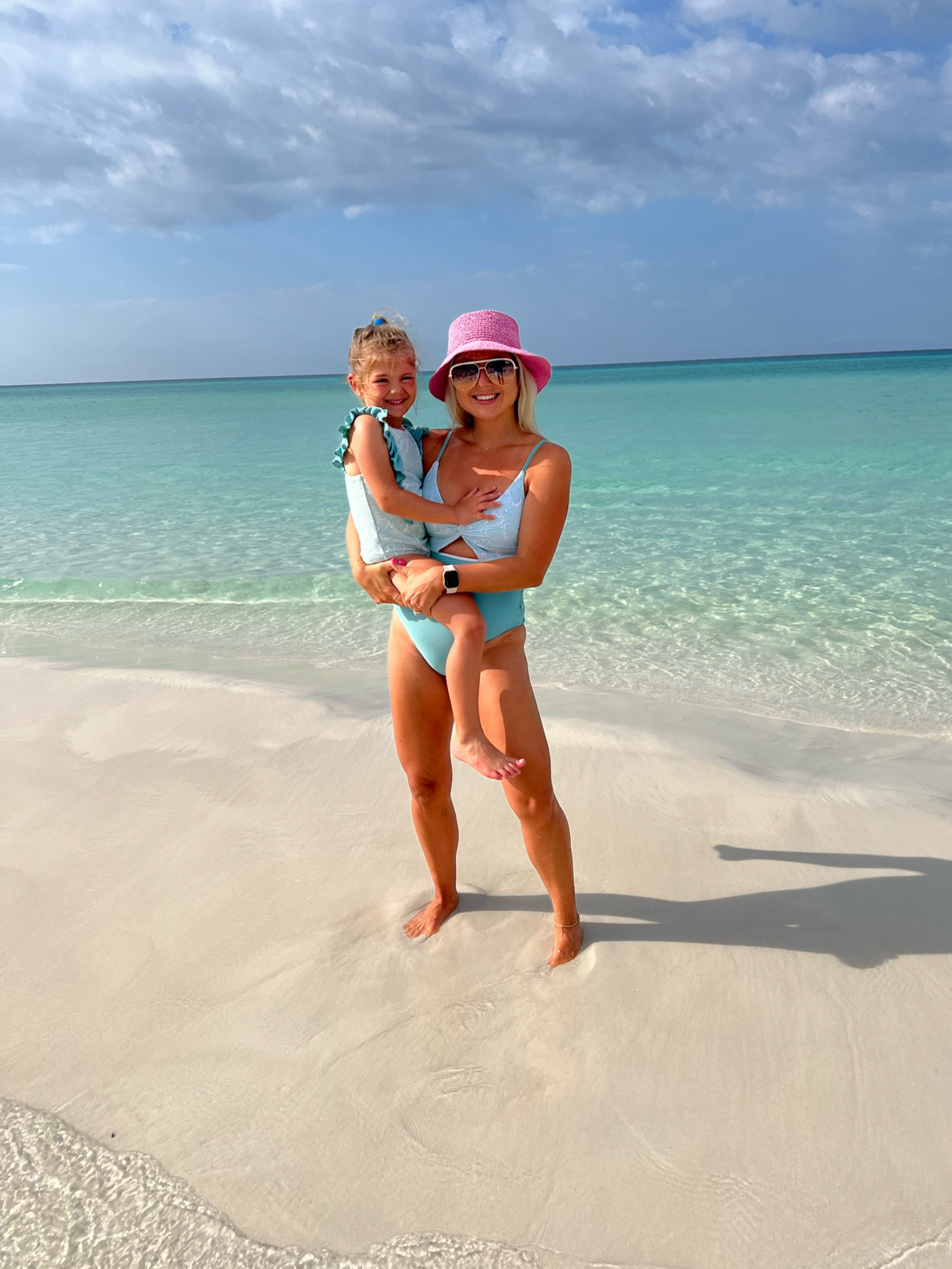 Matching family swimsuits on sale! Code: splash15
Size xs
Pink bucket hat 
Quay sunglasses 

#LTKfamily #LTKsalealert #LTKswim