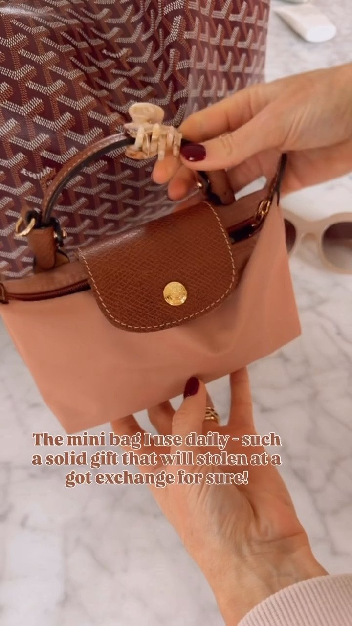 Somebody at your favorite things party would be so excited to go home with this! 

Loverly Grey, Longchamp, mini bag, gift guide, gift ideas, stocking stuffer, favorite things party gift ideas

#LTKHoliday #LTKGiftGuide #LTKFindsUnder100