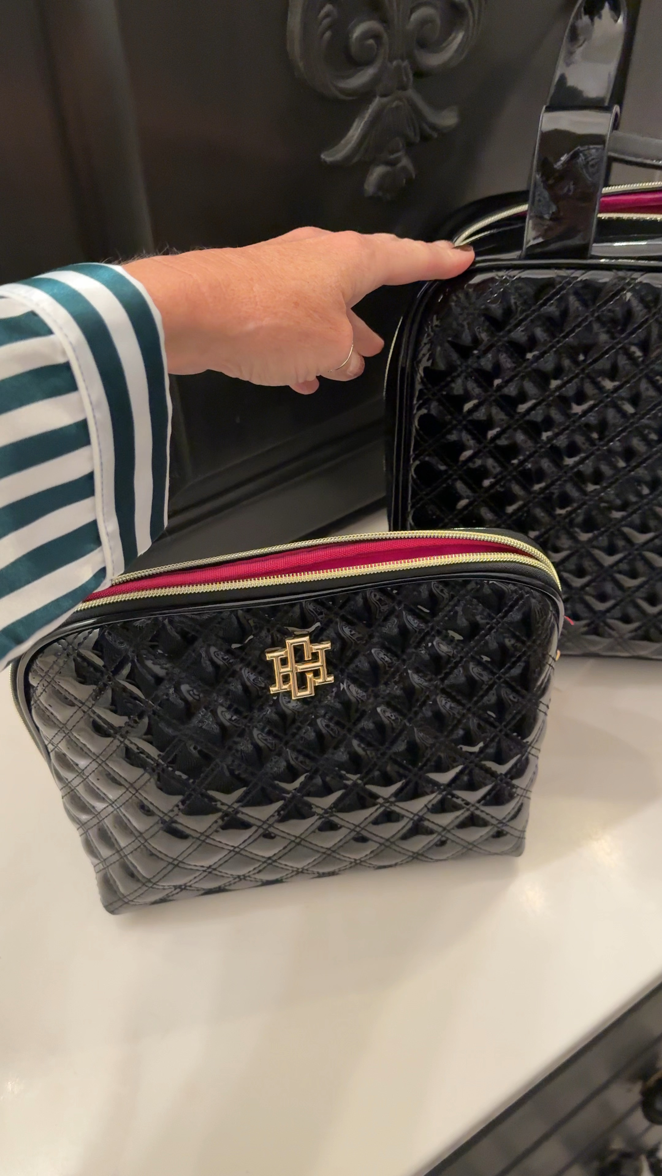 New product launch🎉

Great gift idea🎁
Caroline Hill new designer inspired make up mags

Come in 4 styles and two colors



#LTKGiftGuide #LTKTravel