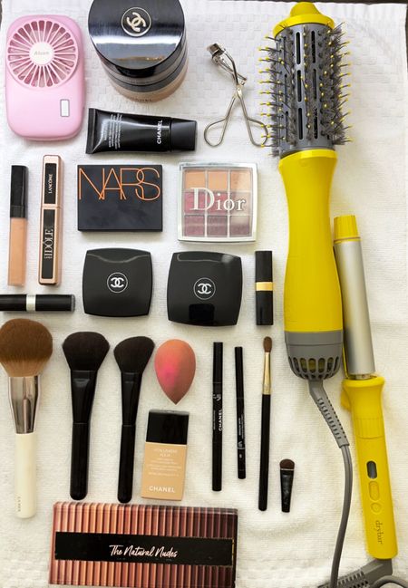 💋 travel makeup flat lady

#LTKbeauty #LTKtravel