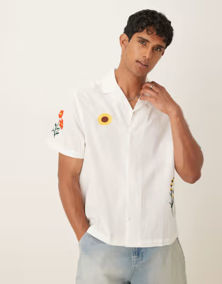 ASOS DESIGN revere shirt with placement print in cream | ASOS (Global)