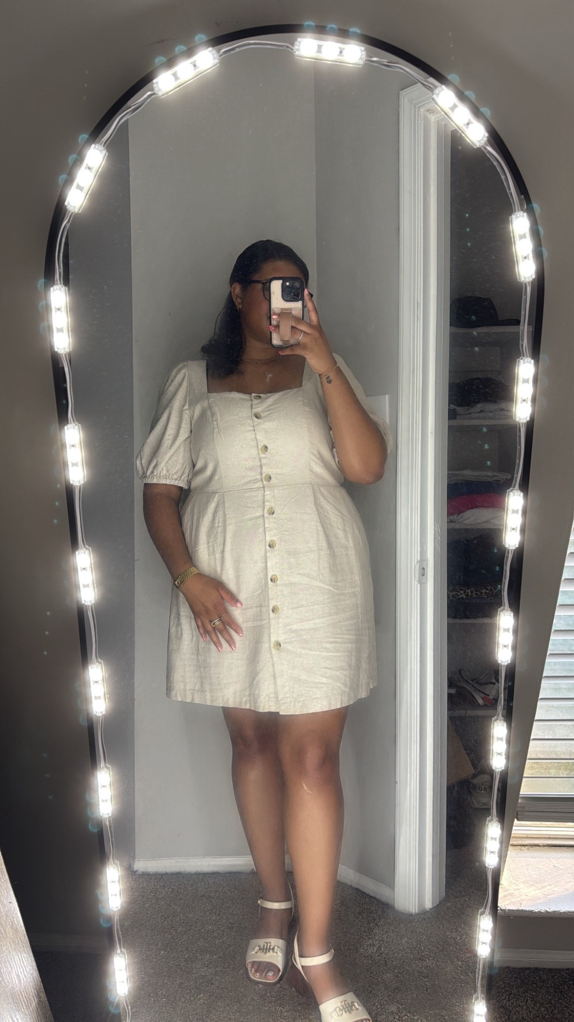 Keeping it light and breezy in this linen dress from Old Navy ☀️🤍 It’s the kind of effortless piece you throw on and instantly feel put together. Love the puff sleeves, the button detail, and the fact that it’s on sale right now!

🛍️ Linked it on my LTK so you can grab it before it’s gone!

#OldNavyStyle #LinenLook #LTKSaleFinds #NeutralOutfit #EasySummerStyle #LTKUnder50 #WeekendLook #OOTD

#LTKWorkwear #LTKStyleTip #LTKFindsUnder50