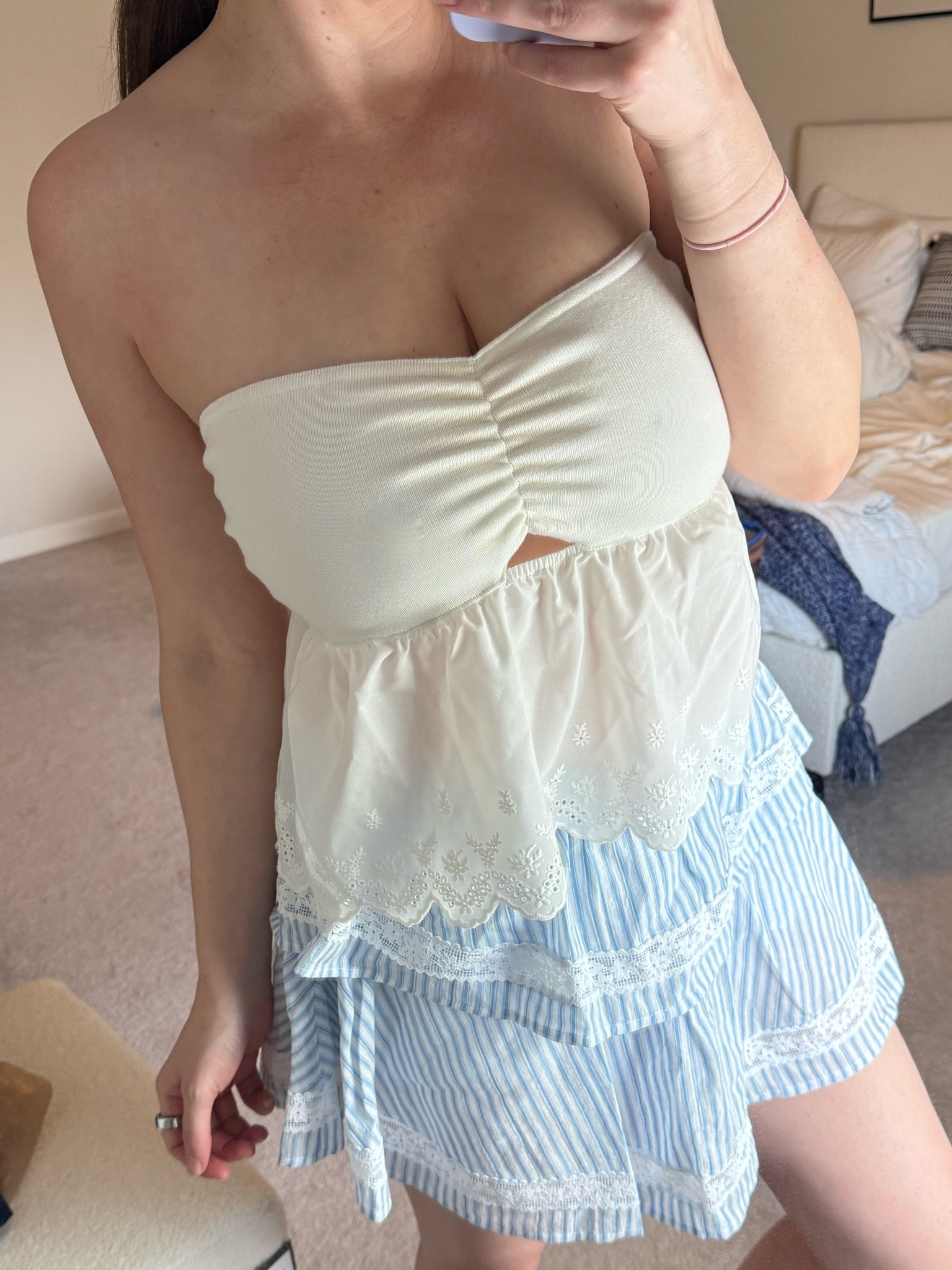 Twist tube top comes in 4  colors. Wearing a mediumm

#LTKStyleTip #LTKFindsUnder100 #LTKFindsUnder50