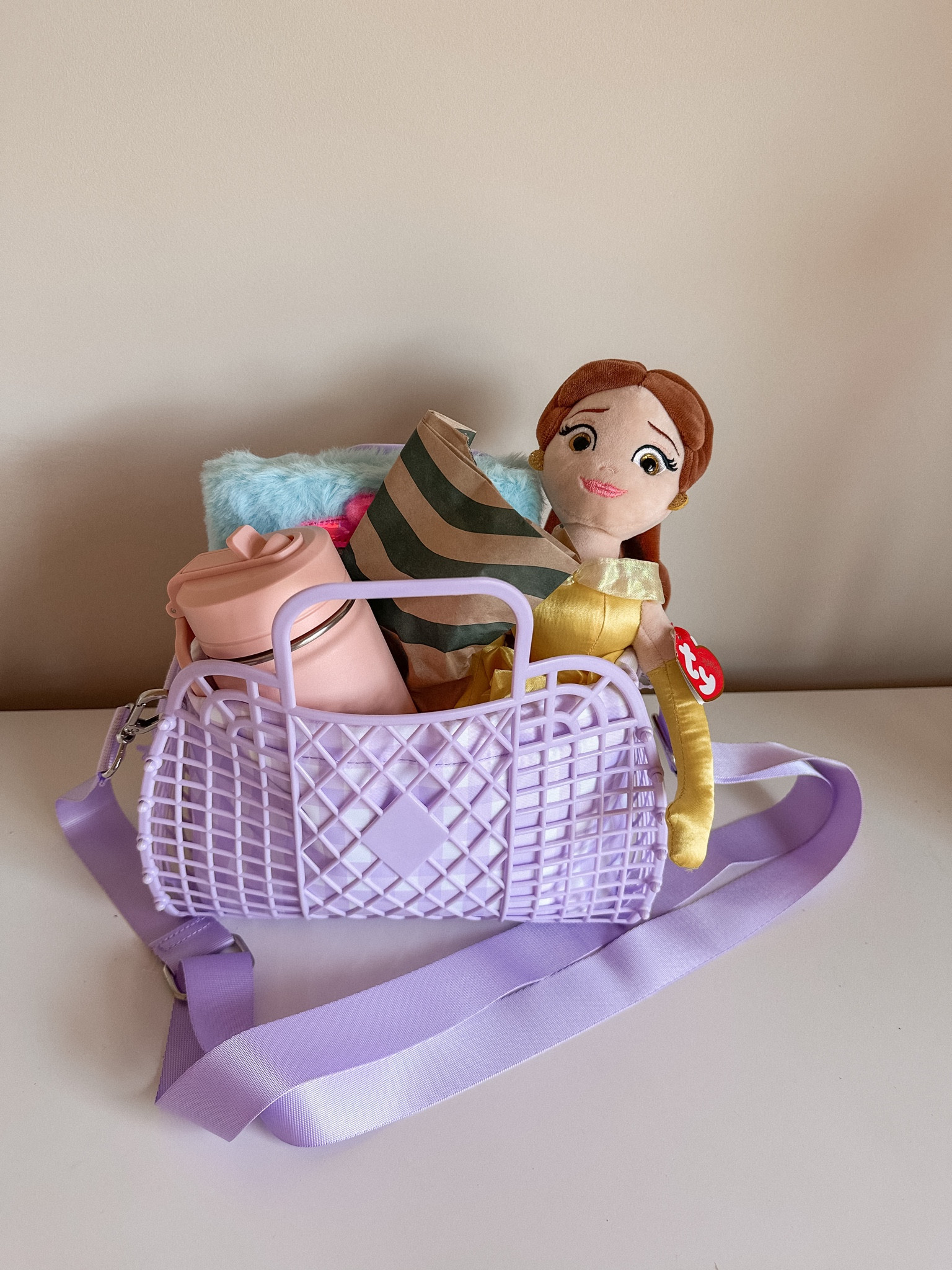 Perfect and simple back to school gift bag for your little one

Ps I linked the exact jelly bag but it’s currently out of stock BUT it comes back in stock all the time! 


Purple jelly bag, ty princess doll, water bottle Starbucks cakepop, journal notebook 

#LTKkids #LTKBacktoSchool #LTKbaby