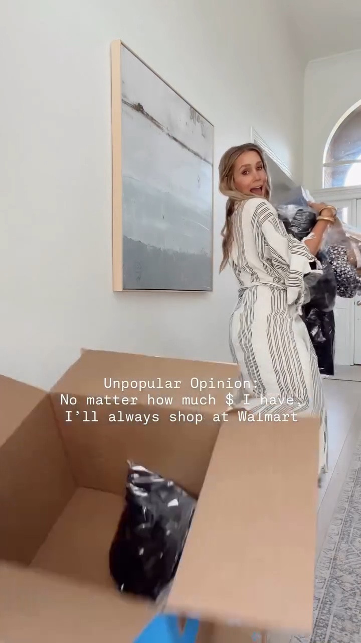 Call me crazy, but Walmart consistently has some of the cutest, trendiest, good quality pieces~ and at insane prices!💙